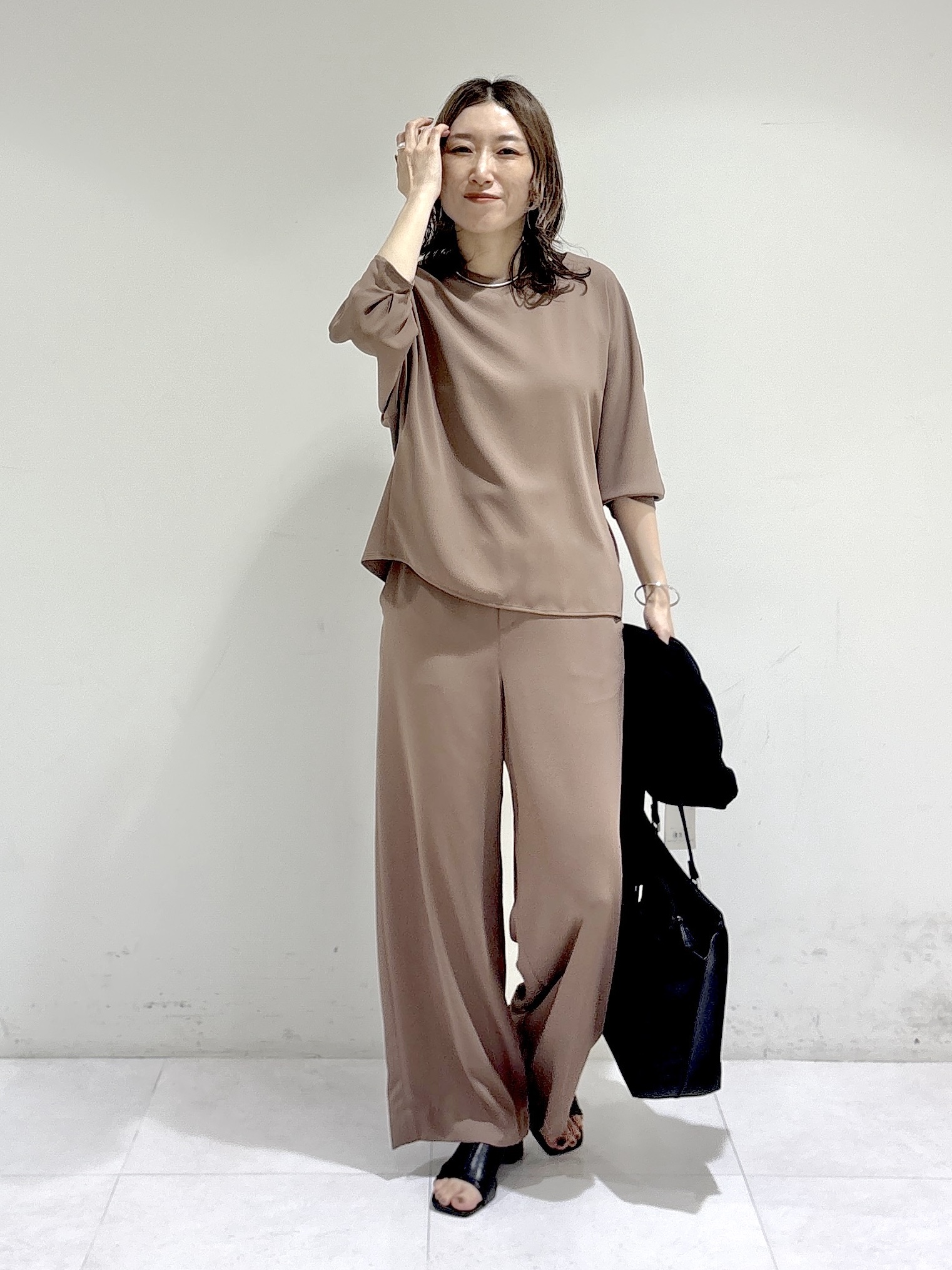 kotakiさんの「INDIVI｜【接触冷感／透湿／着る日傘】ドルマントップス」を使ったコーディネート