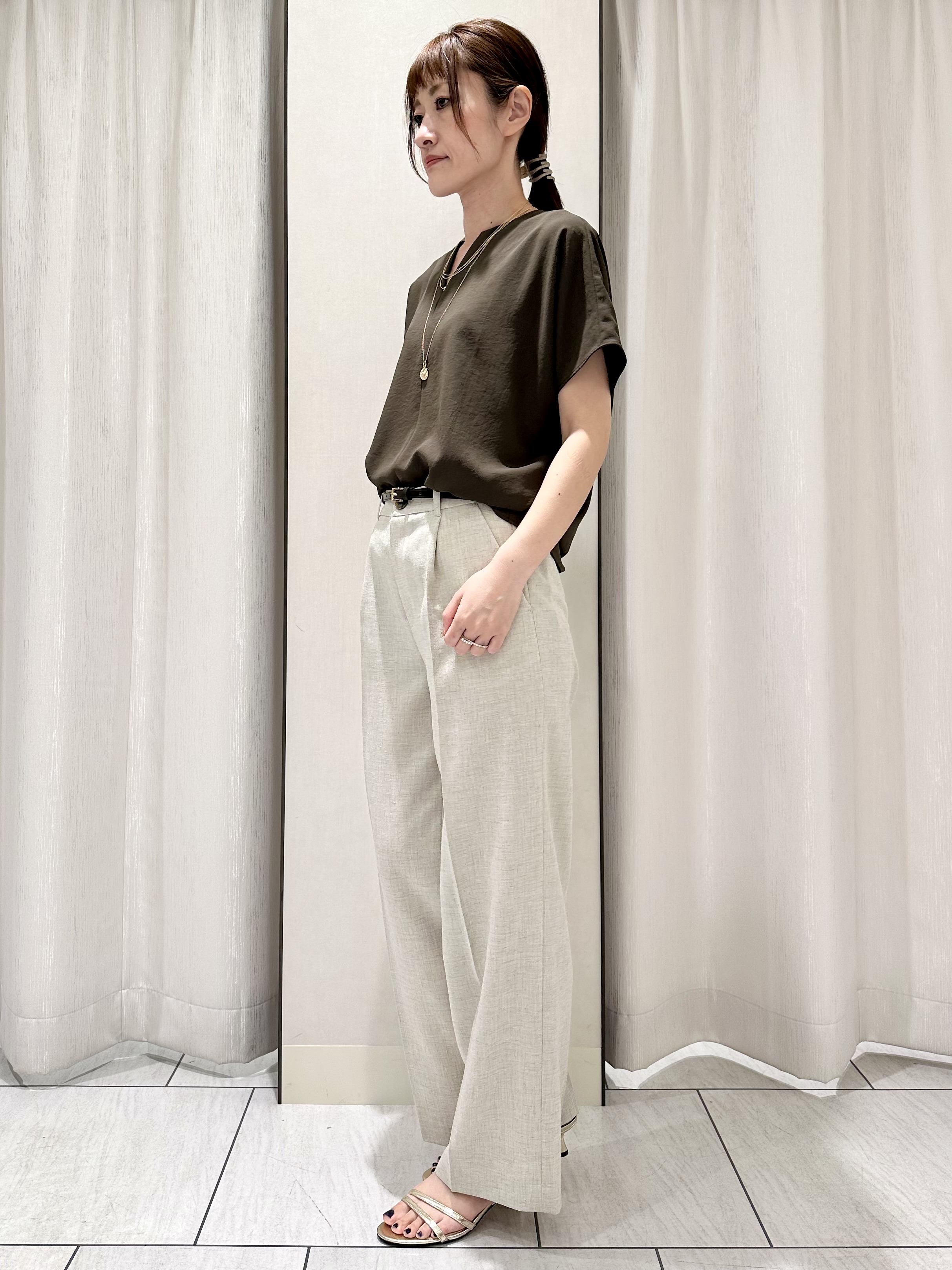 komiさんの「UNTITLED｜◆【さらりと快適/セットアップ可/UV/接触冷感】スラブカラーレスジャケット」を使ったコーディネート