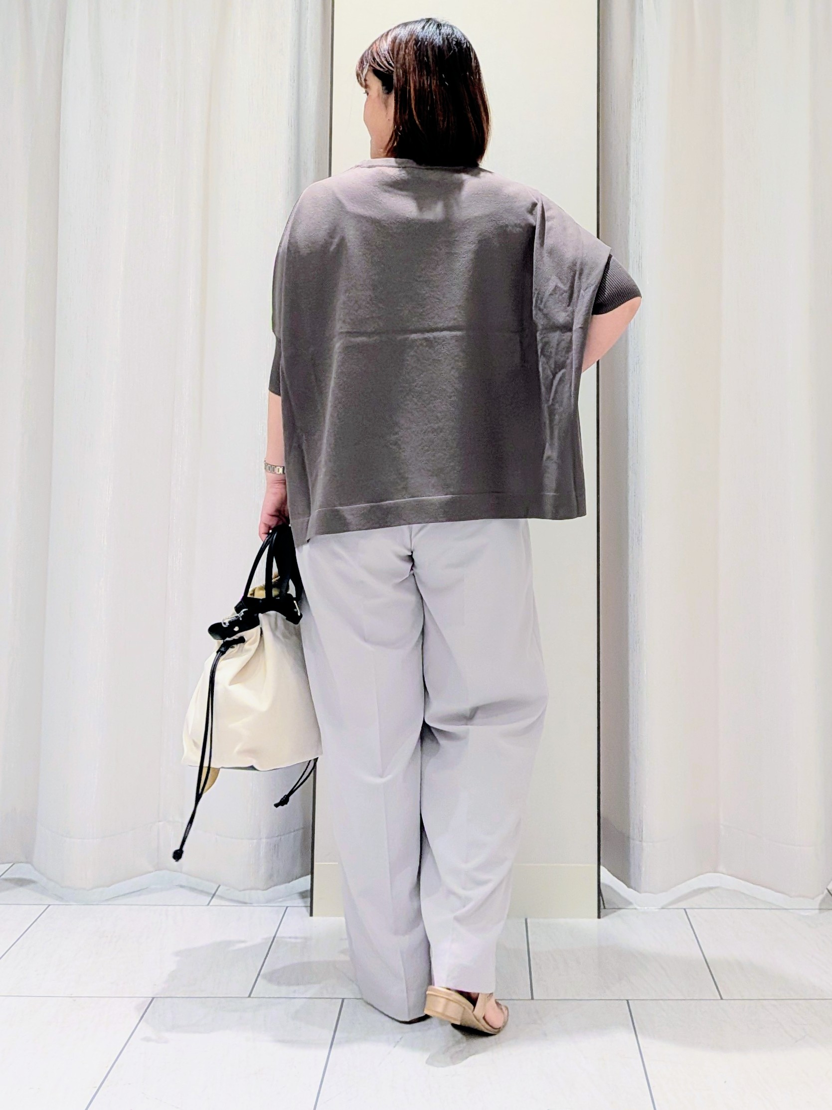 Onumaさんの「UNTITLED｜◆【楽な穿き心地/UV/接触冷感】クリーンワイドパンツ」を使ったコーディネート