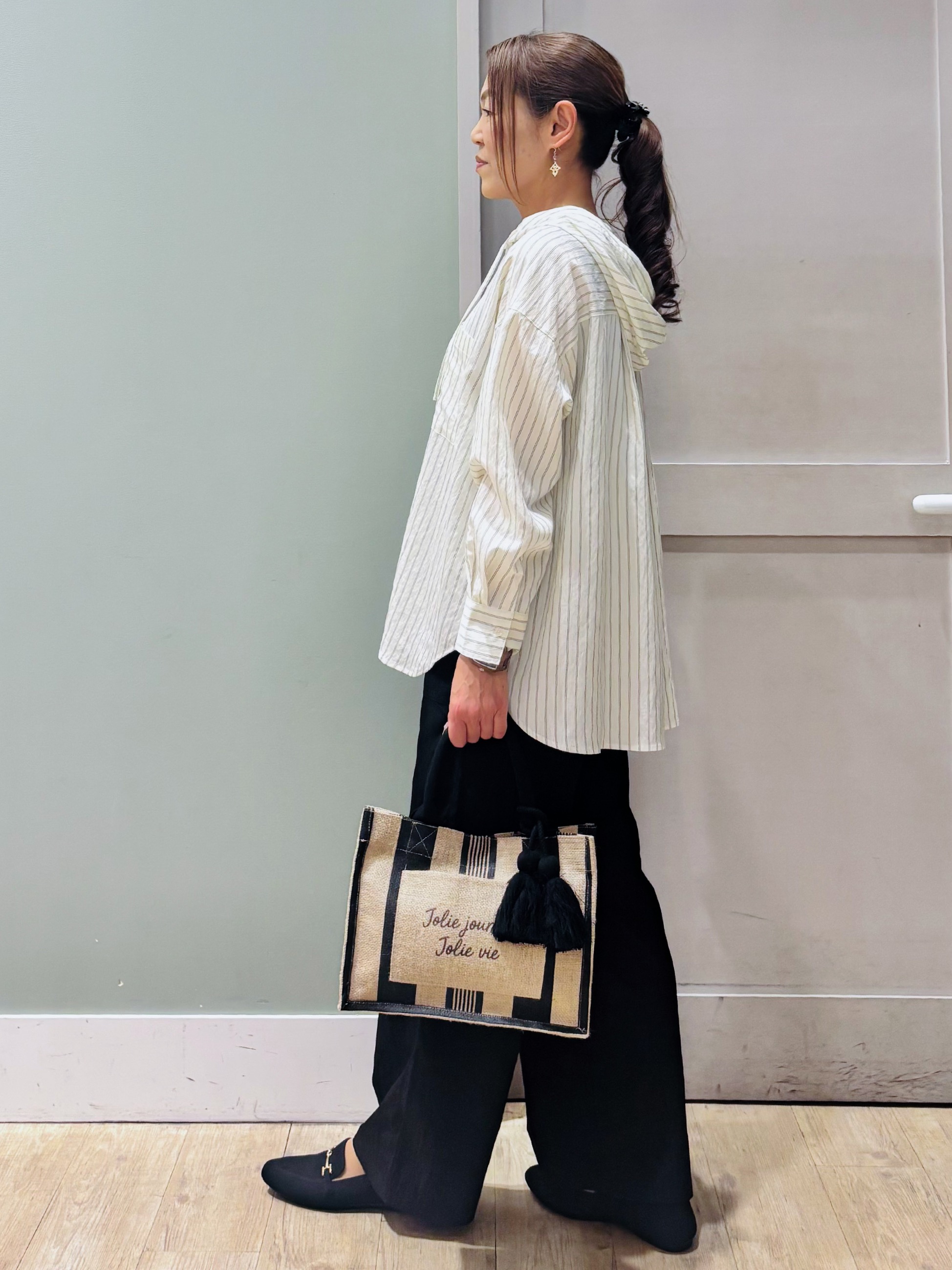 Komi☆さんの「grove｜【洗える】大人のストライプ フーディシャツ」を使ったコーディネート