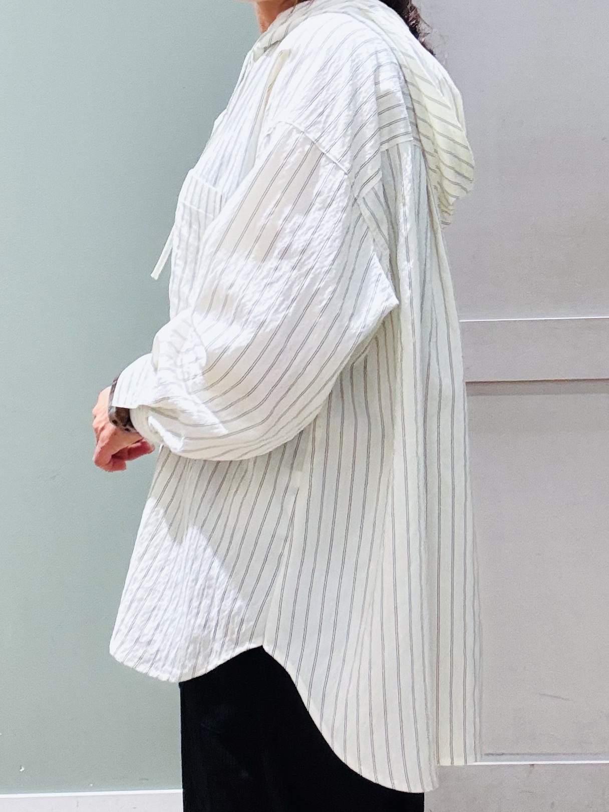 Komi☆さんの「grove｜【洗える】大人のストライプ フーディシャツ」を使ったコーディネート