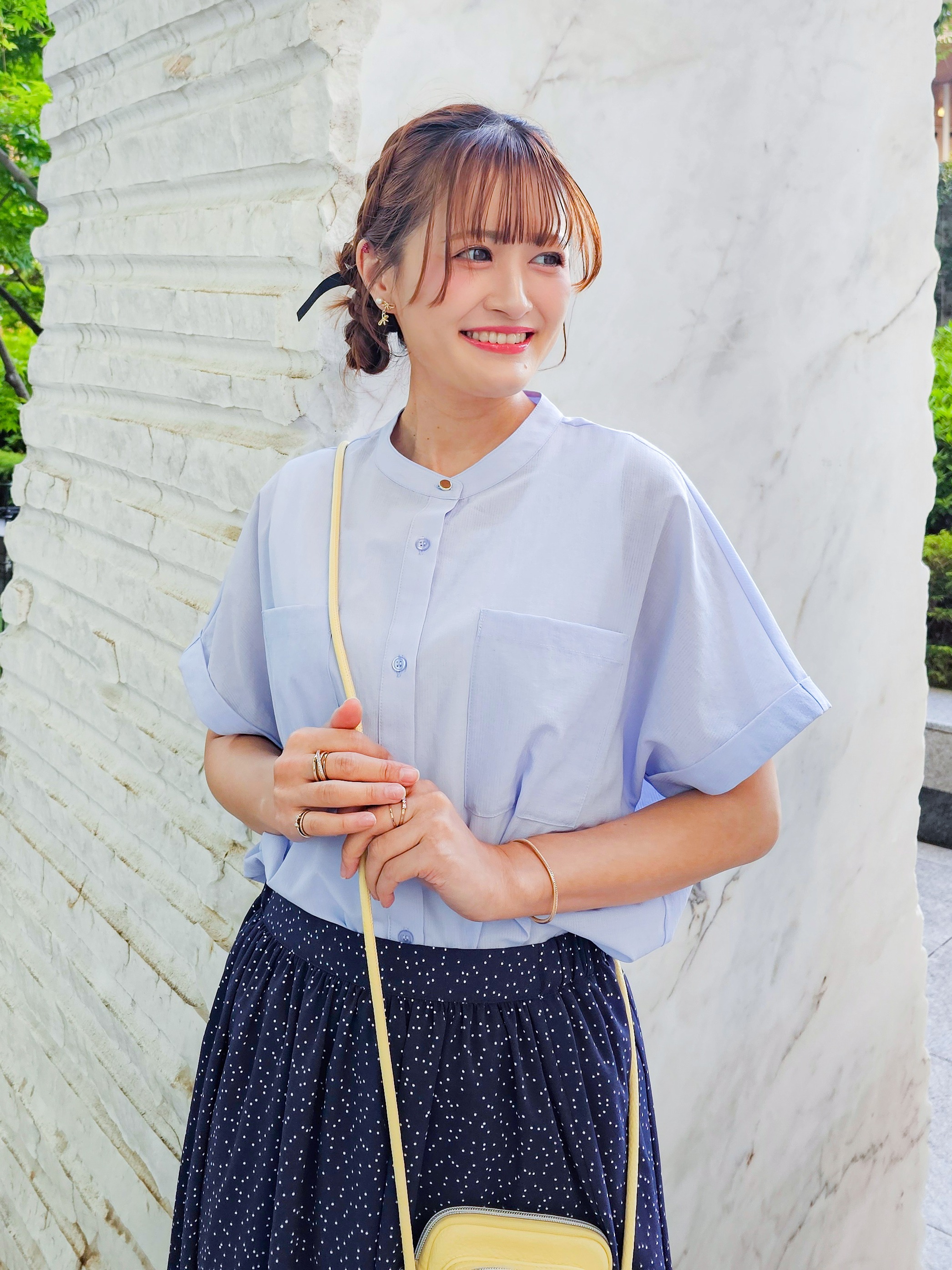 ゆゆさんの「SHOO･LA･RUE｜【通気性〇/UV/S-LL】風が通り抜ける 半袖バンドカラーシアーシャツ」を使ったコーディネート