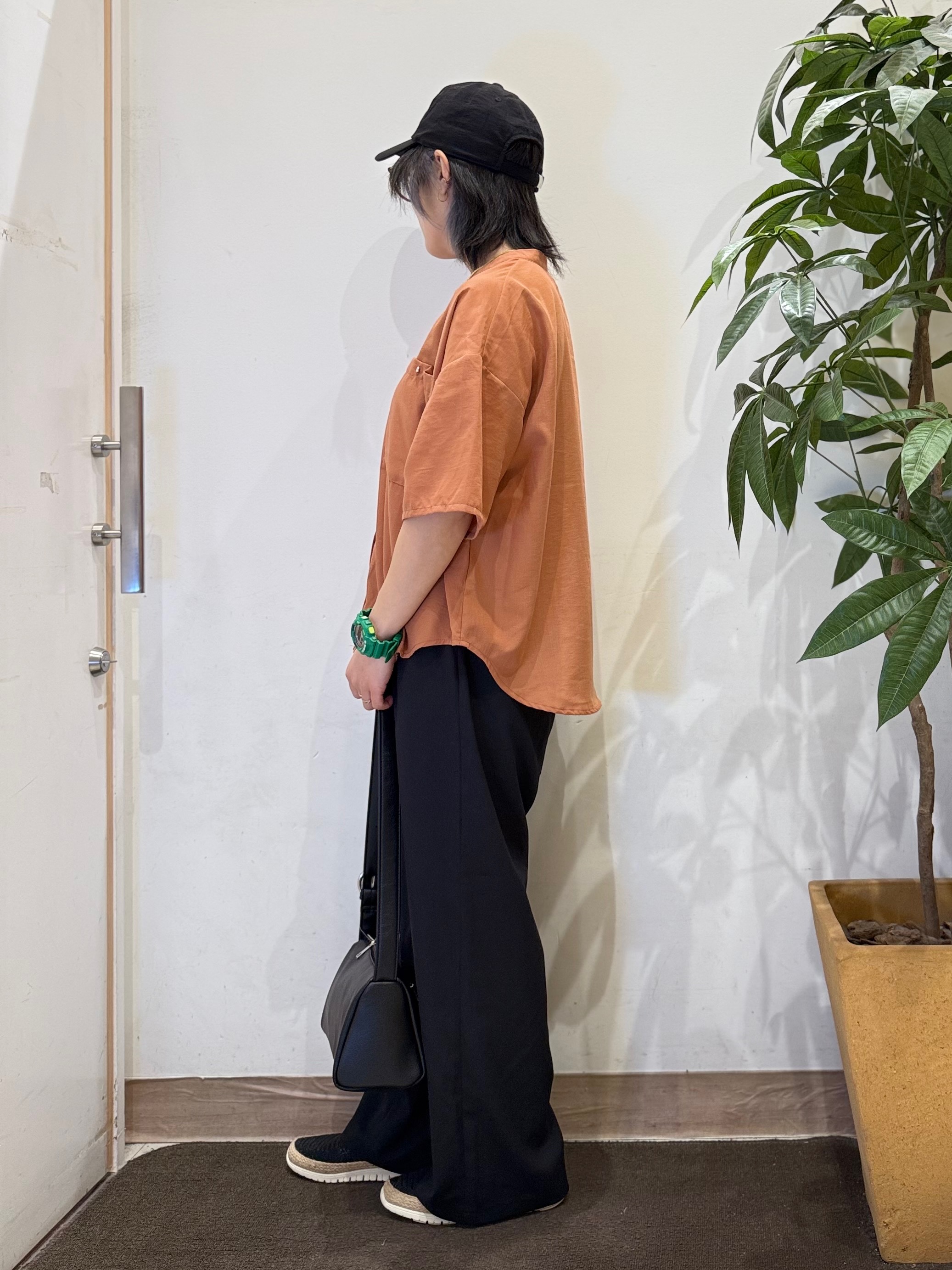 misakiさんの「SHOO･LA･RUE｜【洗濯機可/S-LL】大人の抜け感 ゆるっと5分袖シャツ」を使ったコーディネート