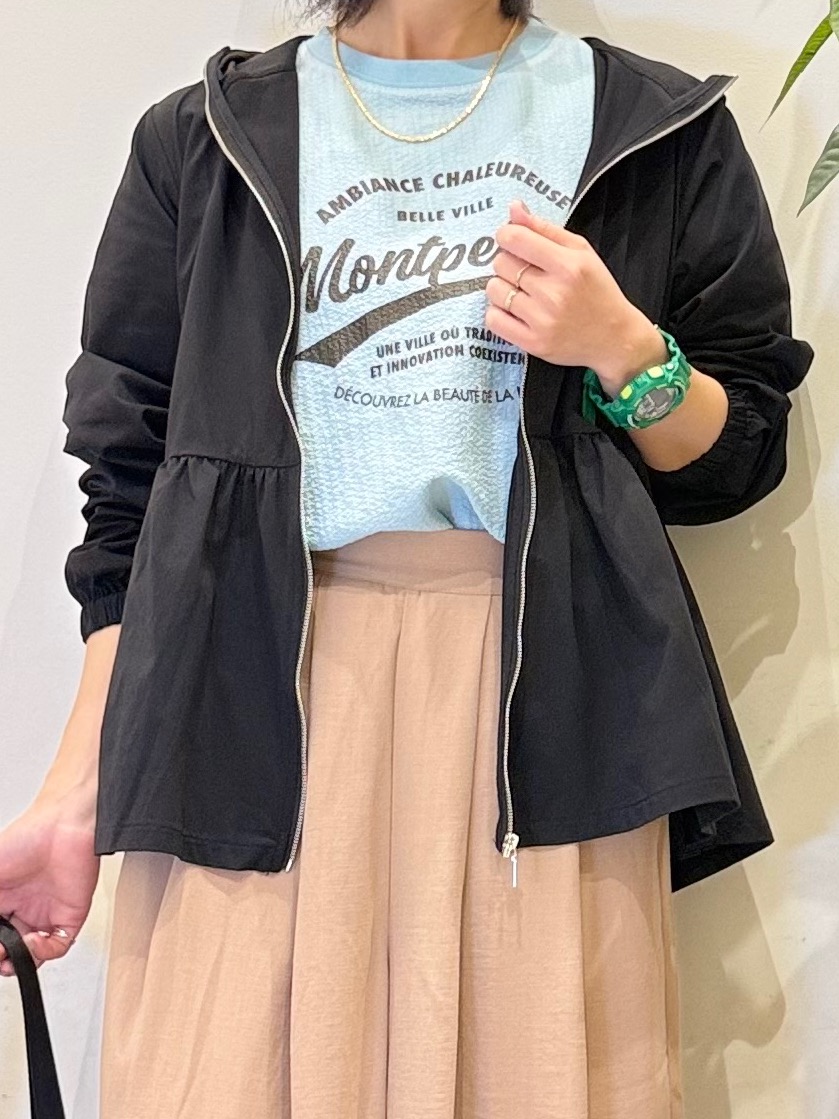 misakiさんの「SHOO･LA･RUE｜【S-LL/体型カバー】日焼け対策にも女性らしさを UVカットペプラムパーカ」を使ったコーディネート