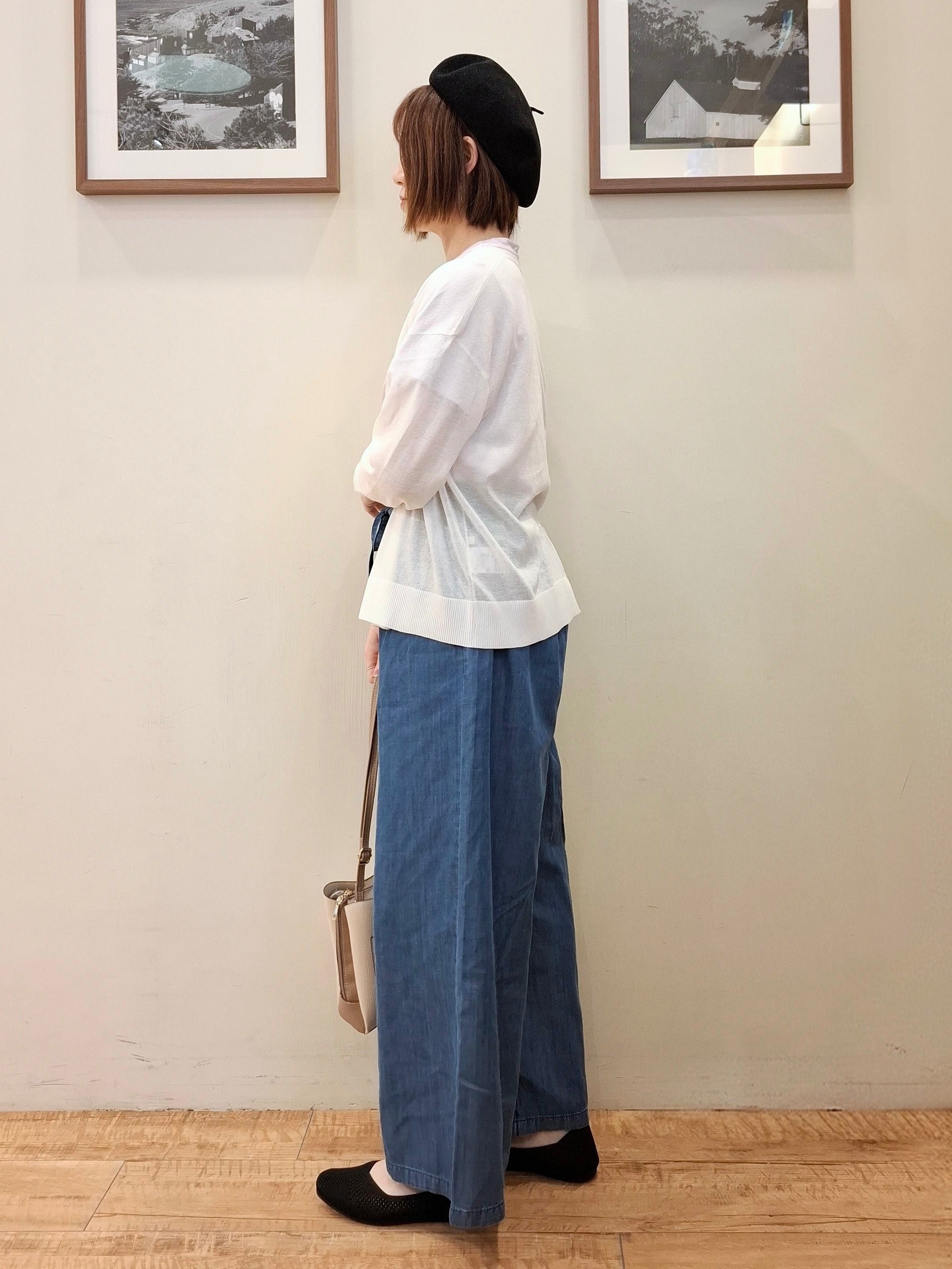 まあるさんの「SHOO･LA･RUE｜【洗濯機可/S-LL】オンにもオフにも マルチに使えるボタンレスカーディガン」を使ったコーディネート