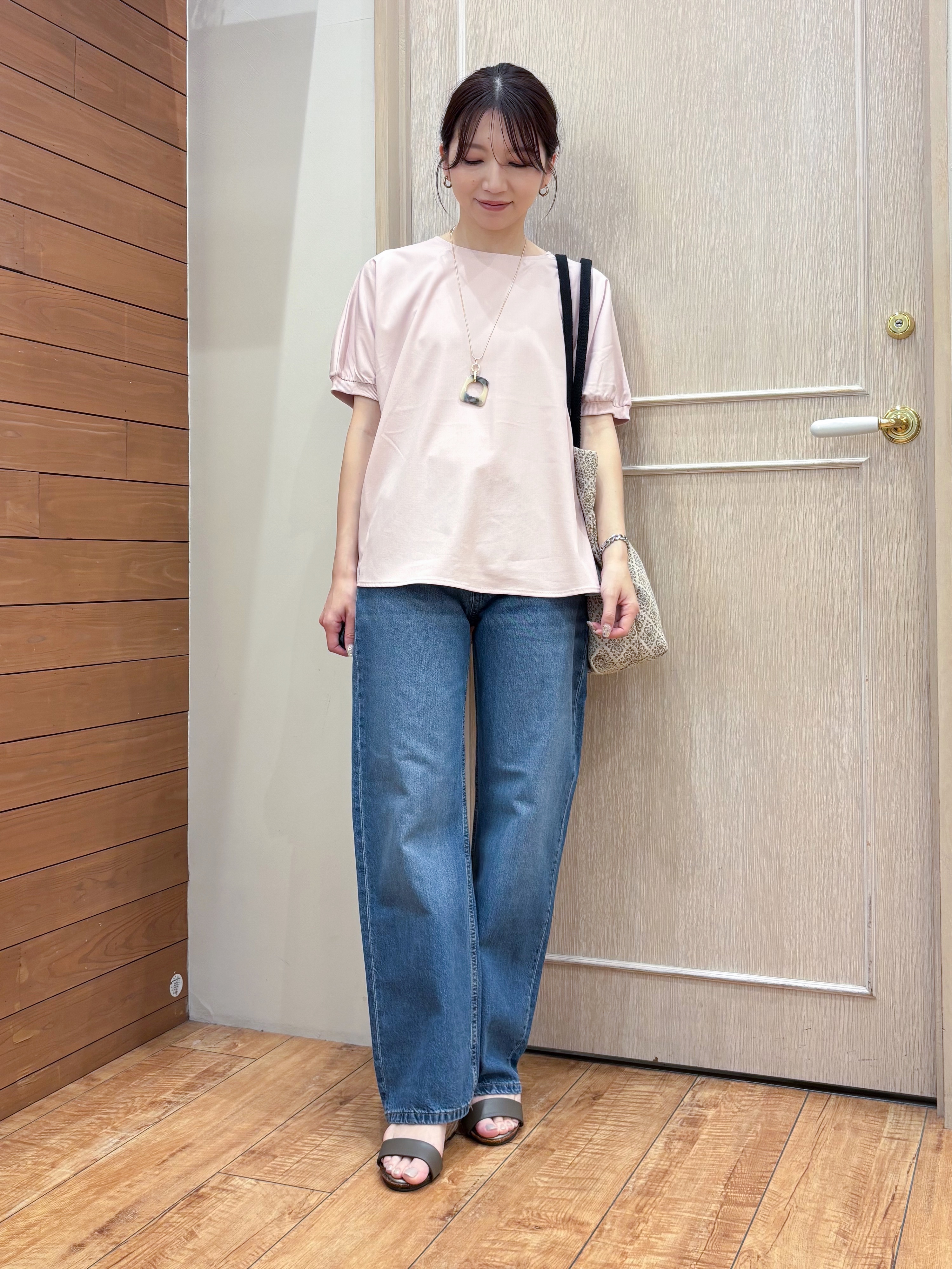 なみさんの「SHOO･LA･RUE｜【洗濯後しわになりにくい】インせず着られる さらっとタッチのドルマンブラウス」を使ったコーディネート