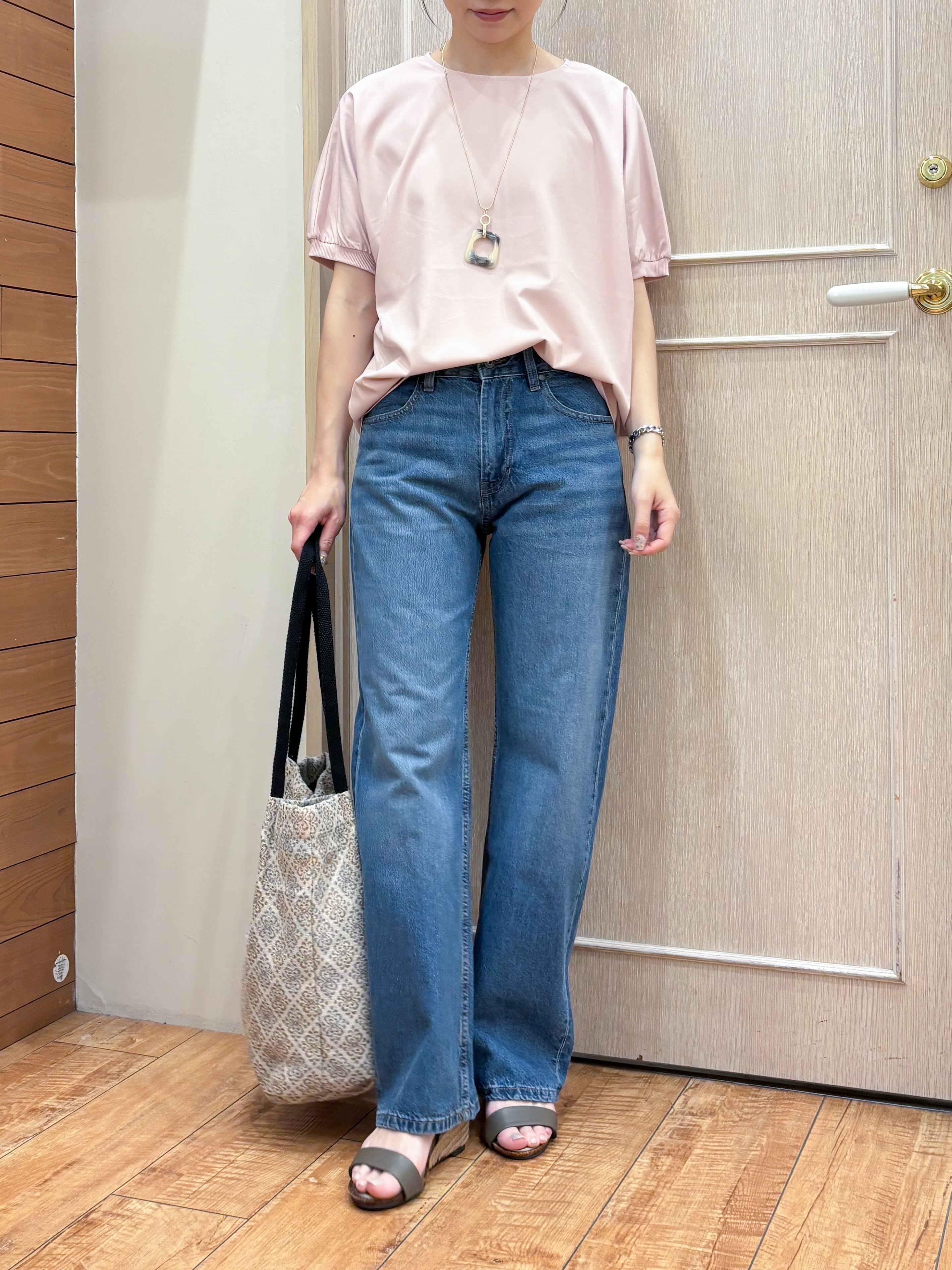 なみさんの「SHOO･LA･RUE｜【洗濯後しわになりにくい】インせず着られる さらっとタッチのドルマンブラウス」を使ったコーディネート