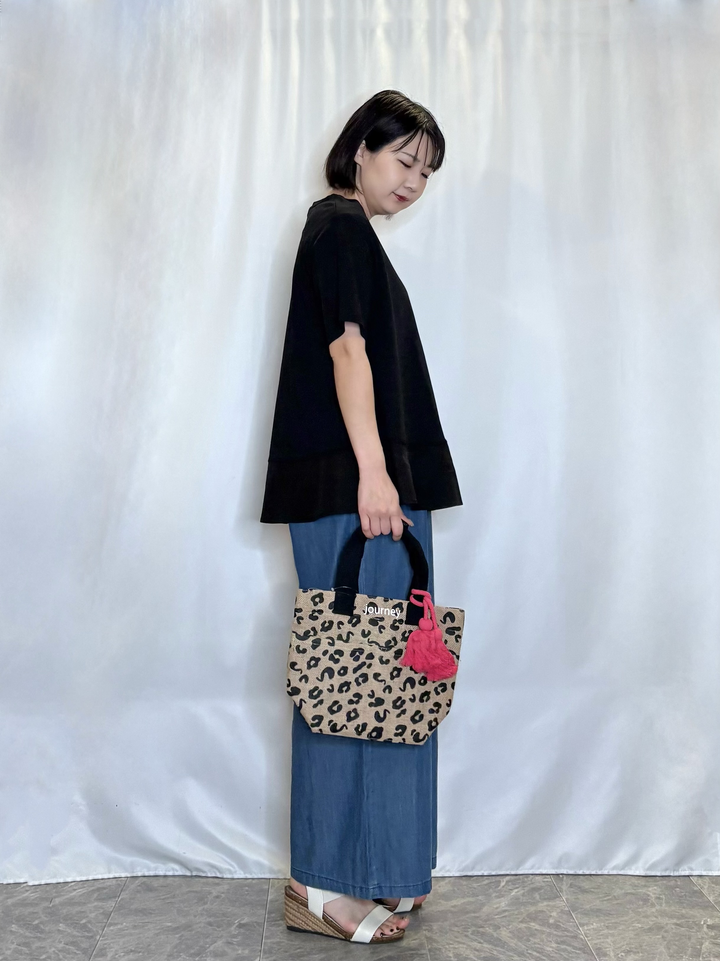 ネリさんの「SHOO･LA･RUE｜【UV/抗菌防臭/洗濯機可】体型カバーも叶う 裾切り替えAライントップス」を使ったコーディネート