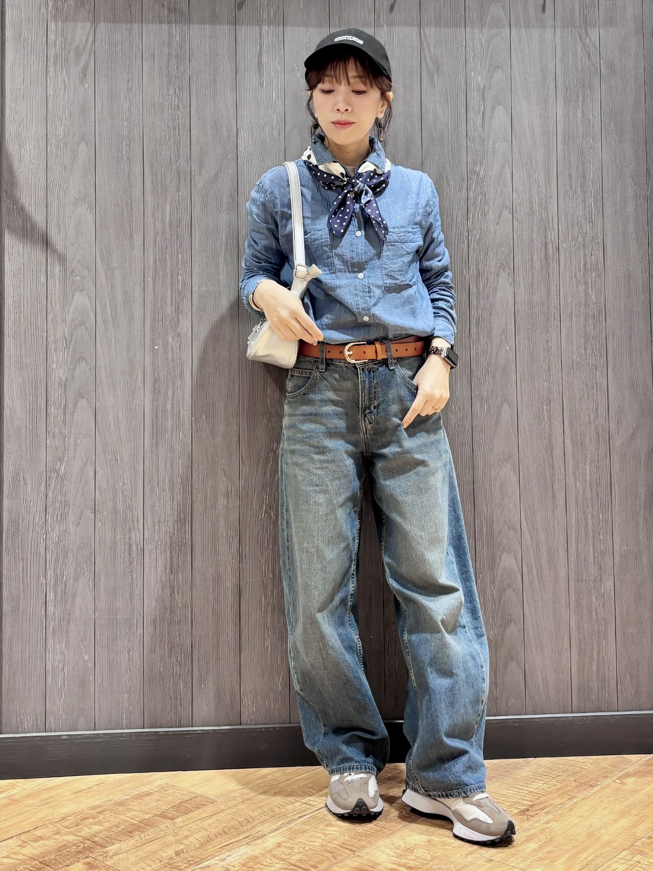 meiさんの「SHOO･LA･RUE｜【S-LL/二の腕カバー】品よく隠せる ドット刺繍5分袖ニット」を使ったコーディネート
