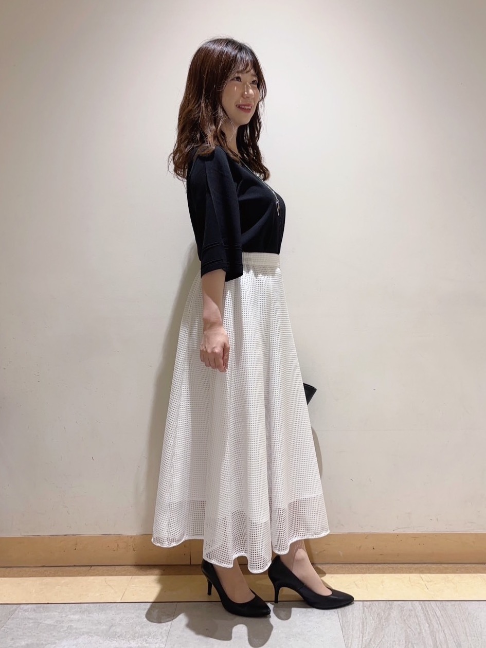 ユナさんの「UNTITLED｜【洗える/清涼感】袖スリットニットプルオーバー」を使ったコーディネート