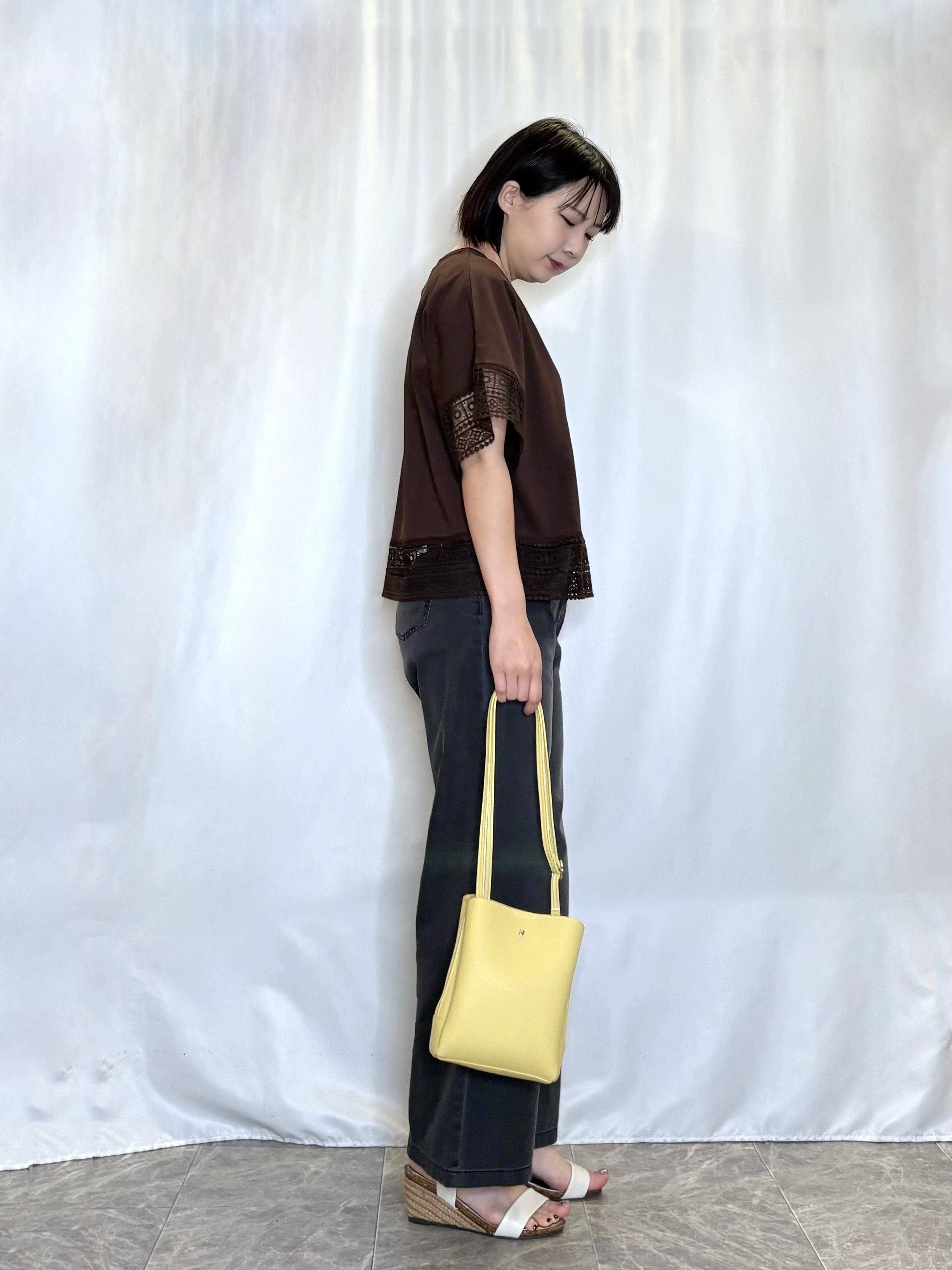 ネリさんの「SHOO･LA･RUE｜【洗濯機可/体型カバー/S-LL】レース使いがポイント デザインTシャツ」を使ったコーディネート