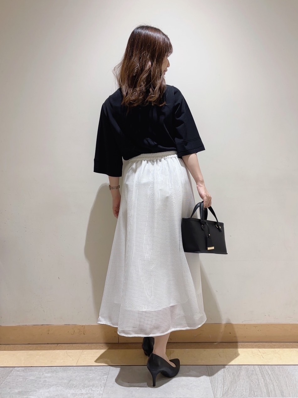 ユナさんの「UNTITLED｜【洗える/清涼感】袖スリットニットプルオーバー」を使ったコーディネート