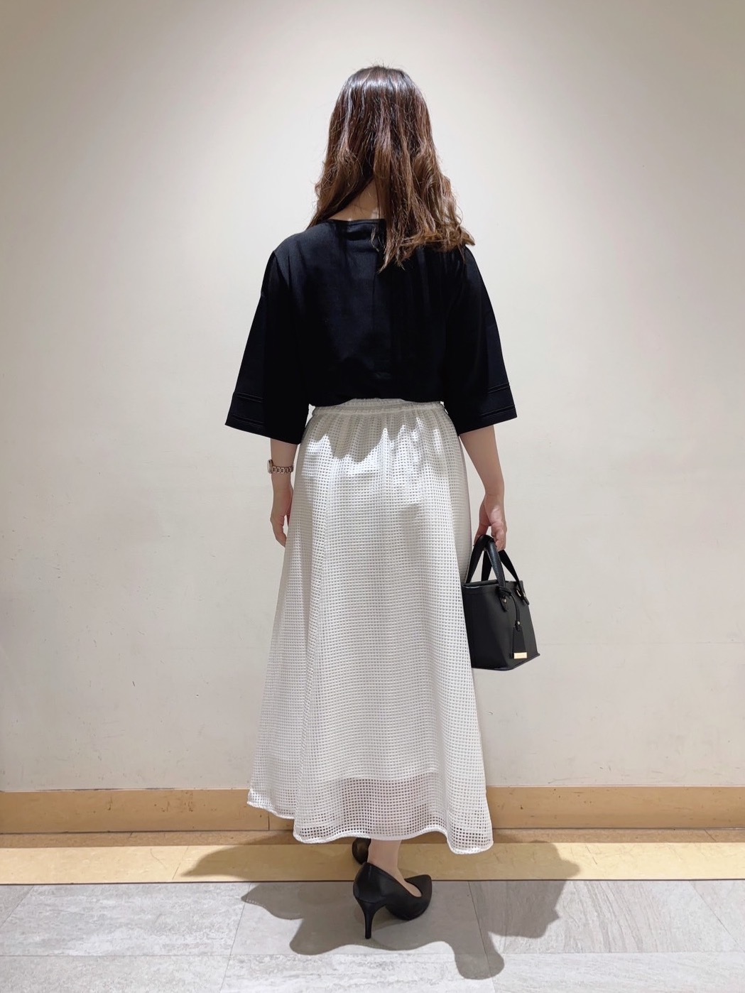 ユナさんの「UNTITLED｜【洗える/清涼感】袖スリットニットプルオーバー」を使ったコーディネート