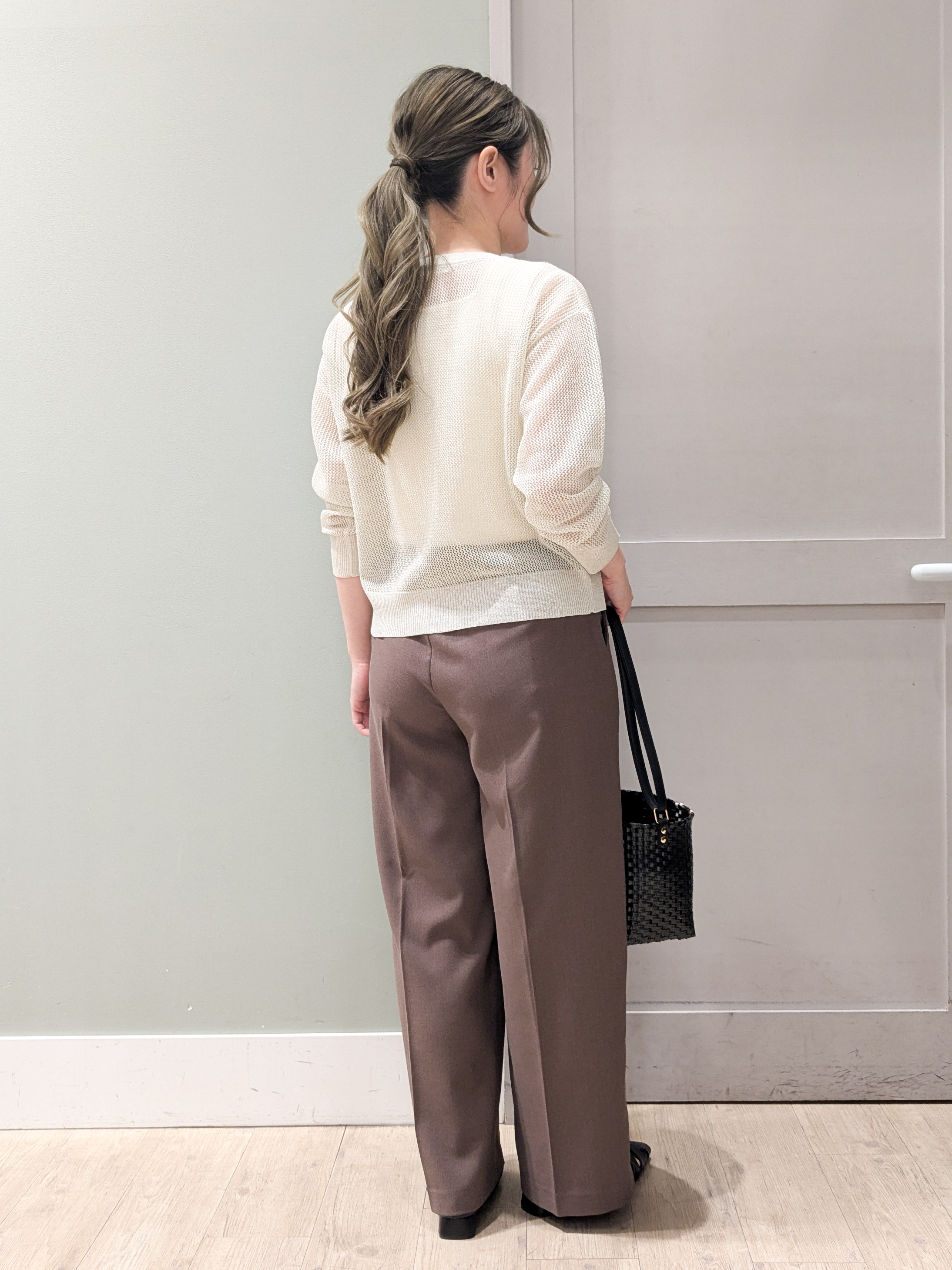 kuwawaさんの「grove｜ラメメッシュキーネックカーディガン」を使ったコーディネート