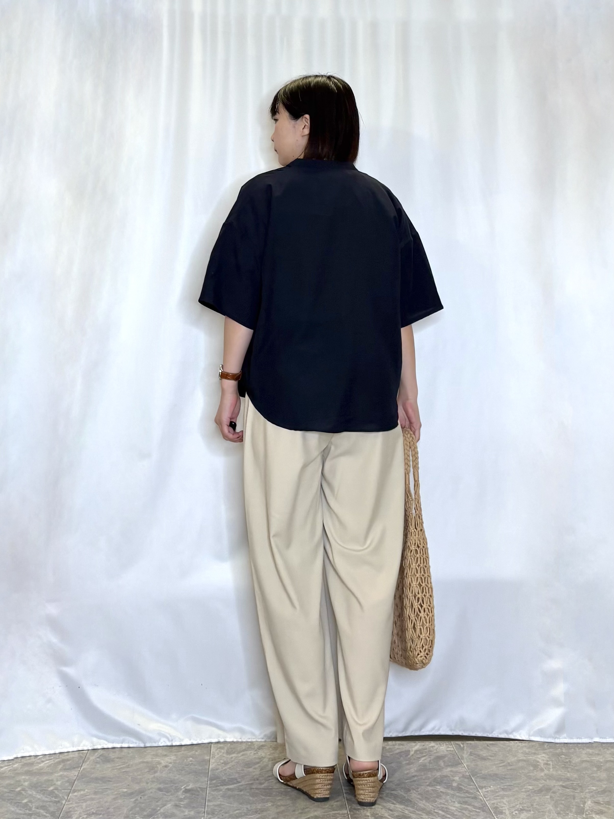 ネリさんの「SHOO･LA･RUE｜【洗濯機可/S-LL】大人の抜け感 ゆるっと5分袖シャツ」を使ったコーディネート