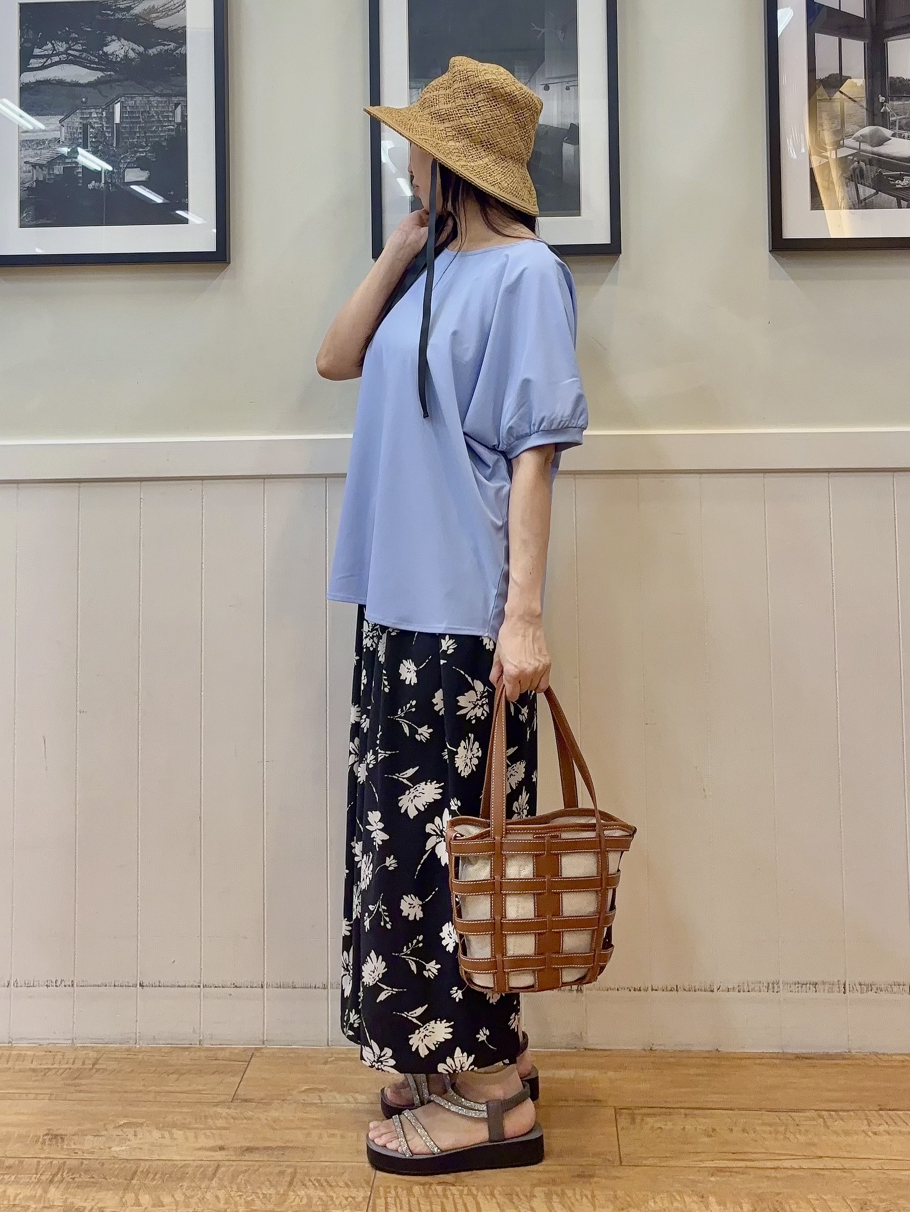 ゆうさんの「SHOO･LA･RUE｜【洗濯後しわになりにくい】インせず着られる さらっとタッチのドルマンブラウス」を使ったコーディネート