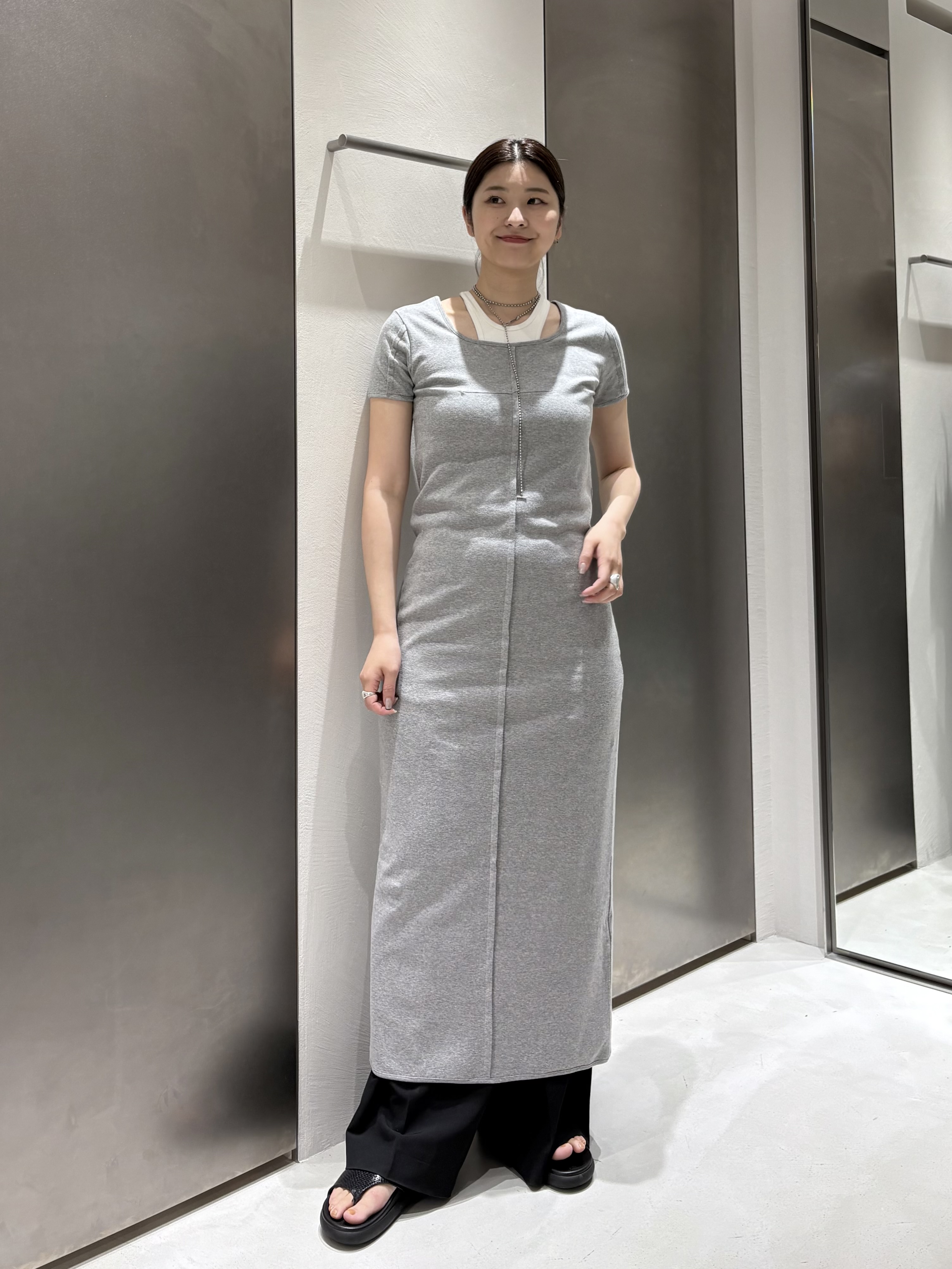 iwamiさんの「CODE A｜arm cover square neck dress」を使ったコーディネート