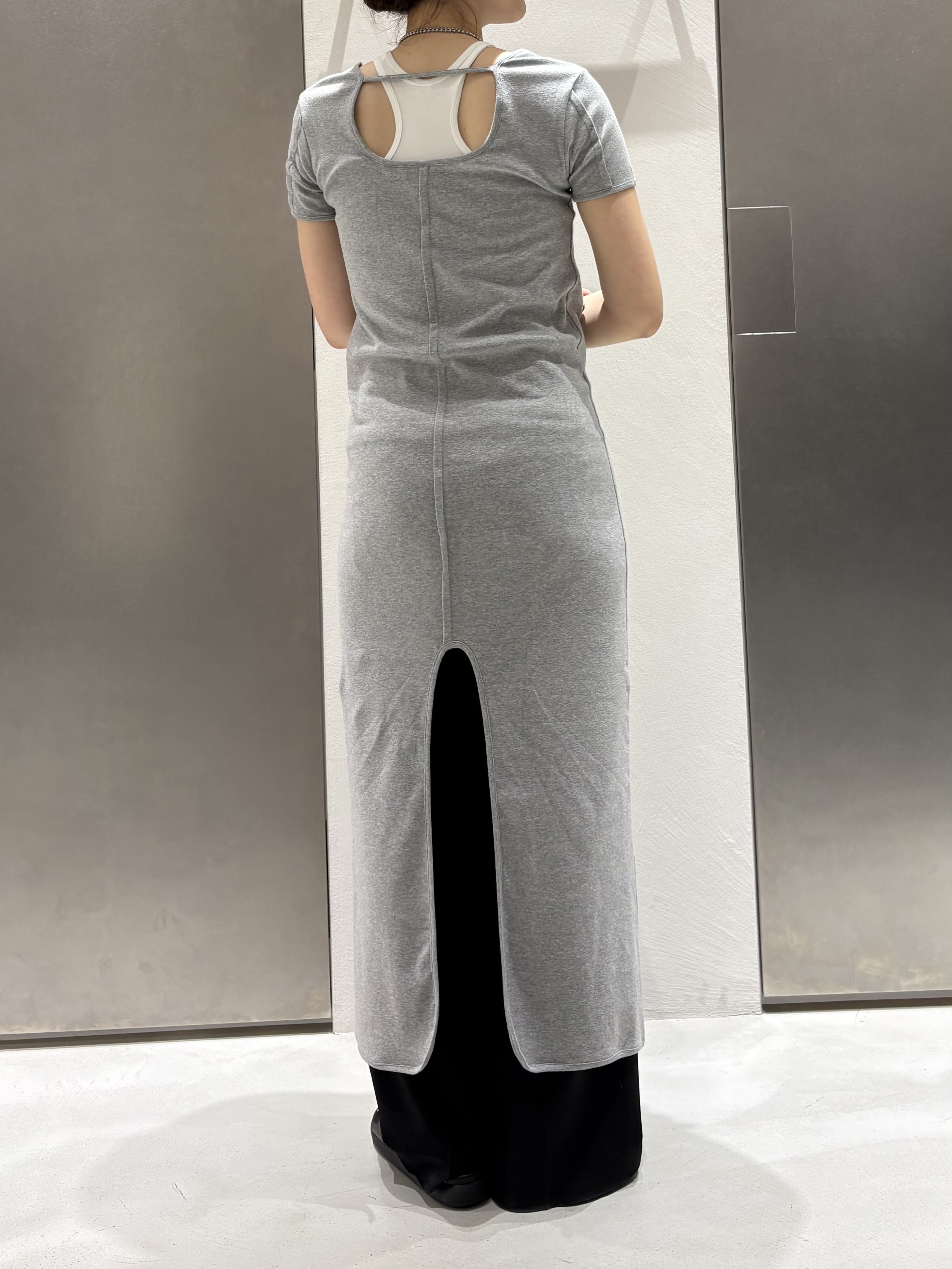 iwamiさんの「CODE A｜arm cover square neck dress」を使ったコーディネート