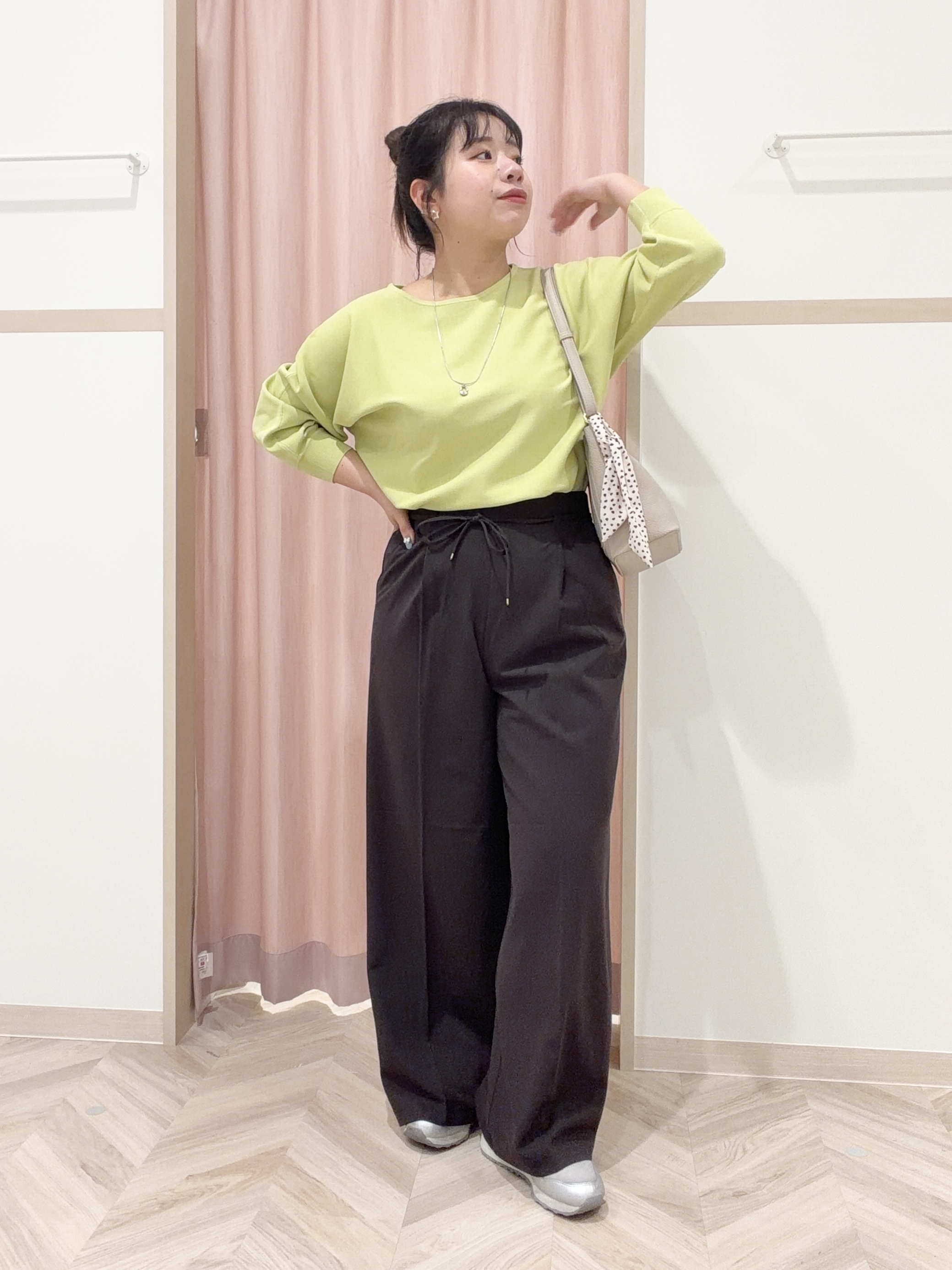 まちゃんなちゃんさんの「SHOO･LA･RUE｜【毎日洗える/S-LL/UV】上半身すっきり 二の腕見せない5分袖ニット」を使ったコーディネート