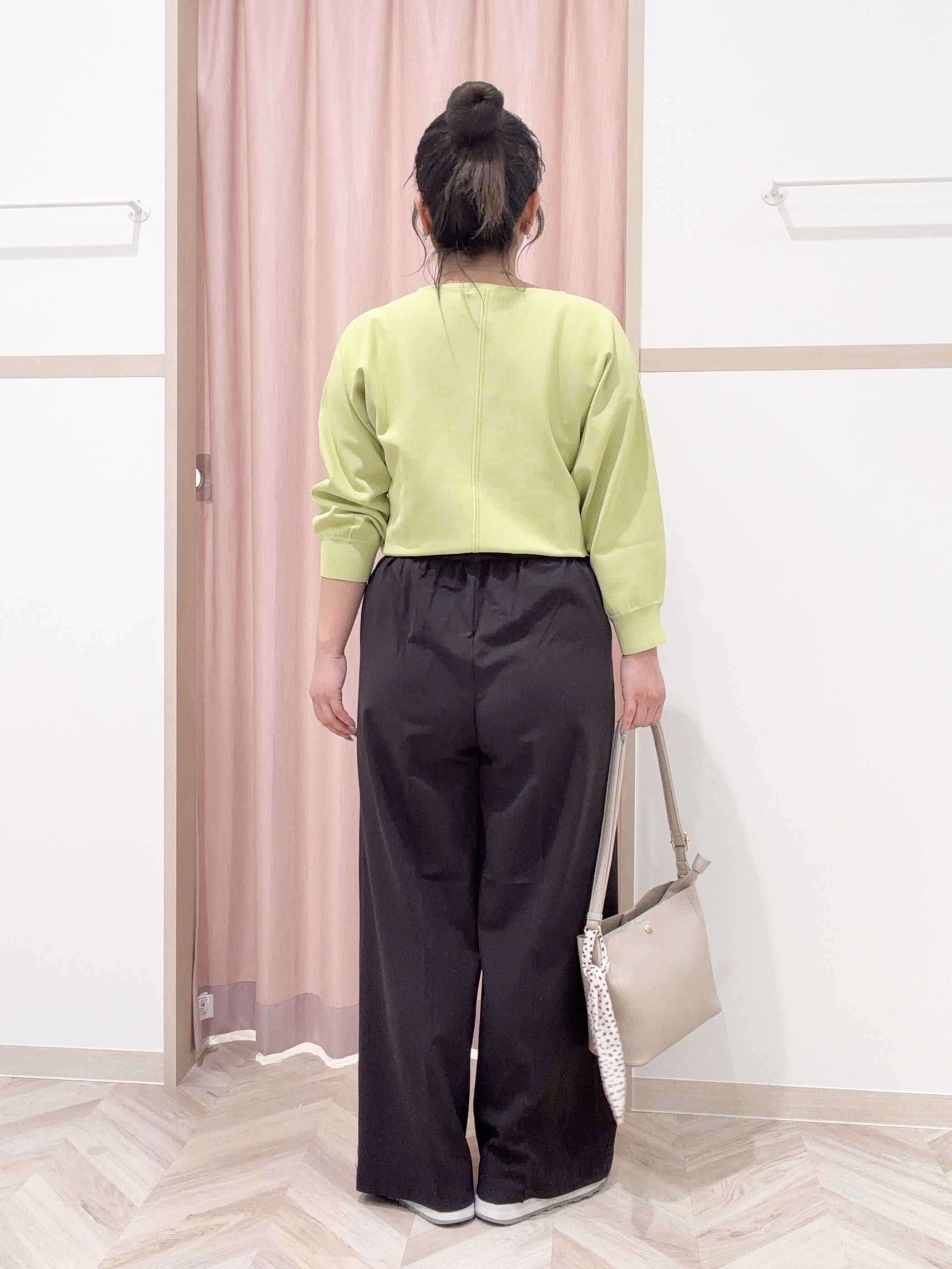 まちゃんなちゃんさんの「SHOO･LA･RUE｜【毎日洗える/S-LL/UV】上半身すっきり 二の腕見せない5分袖ニット」を使ったコーディネート