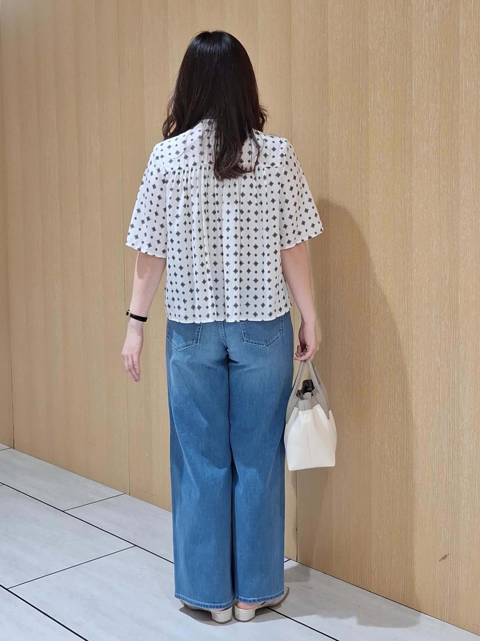 YuKaRiさんの「UNTITLED｜【洗える/きれいめ柄】コモンプリントブラウス」を使ったコーディネート