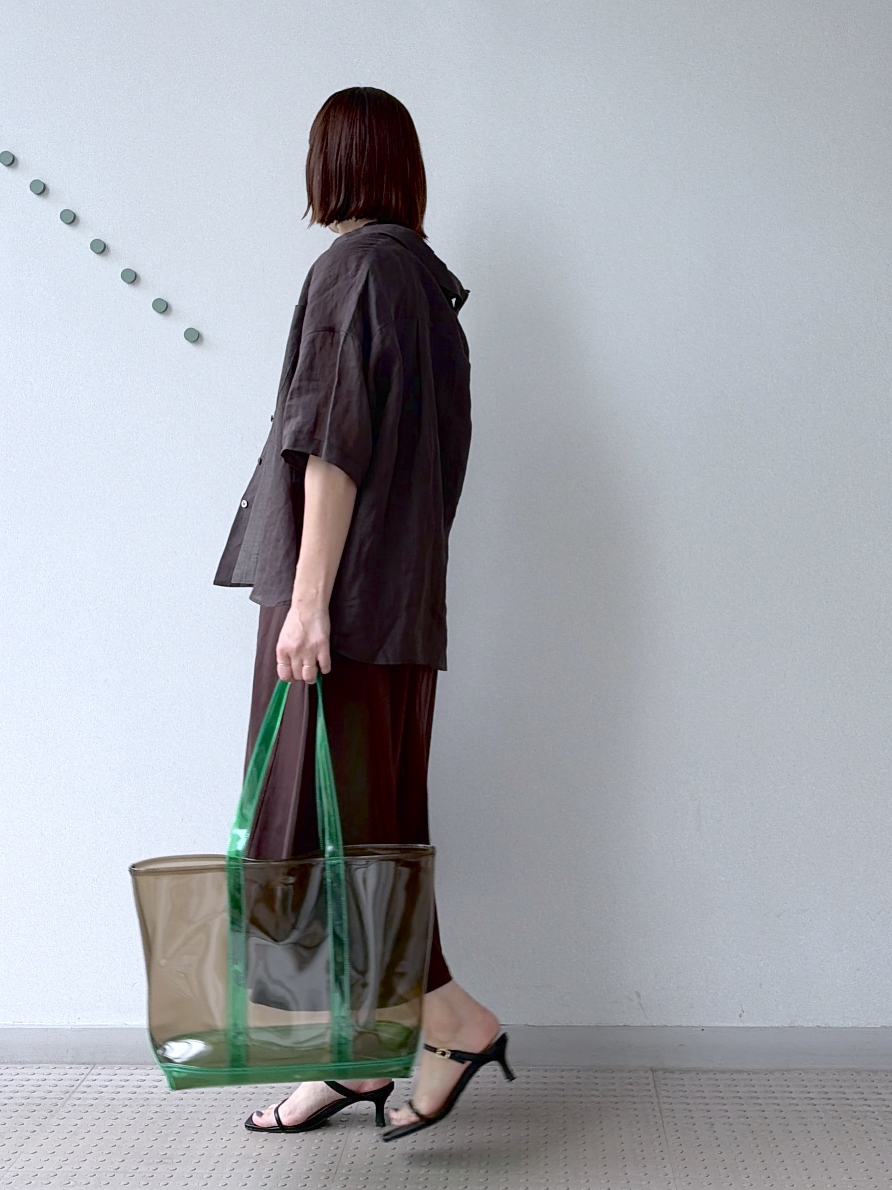 yoshikadoさんの「DRESSTERIOR｜【接触冷感／抗菌防臭／消臭/ウォッシャブル】アイスクリアコットン フレンチスリーブワンピース」を使ったコーディネート