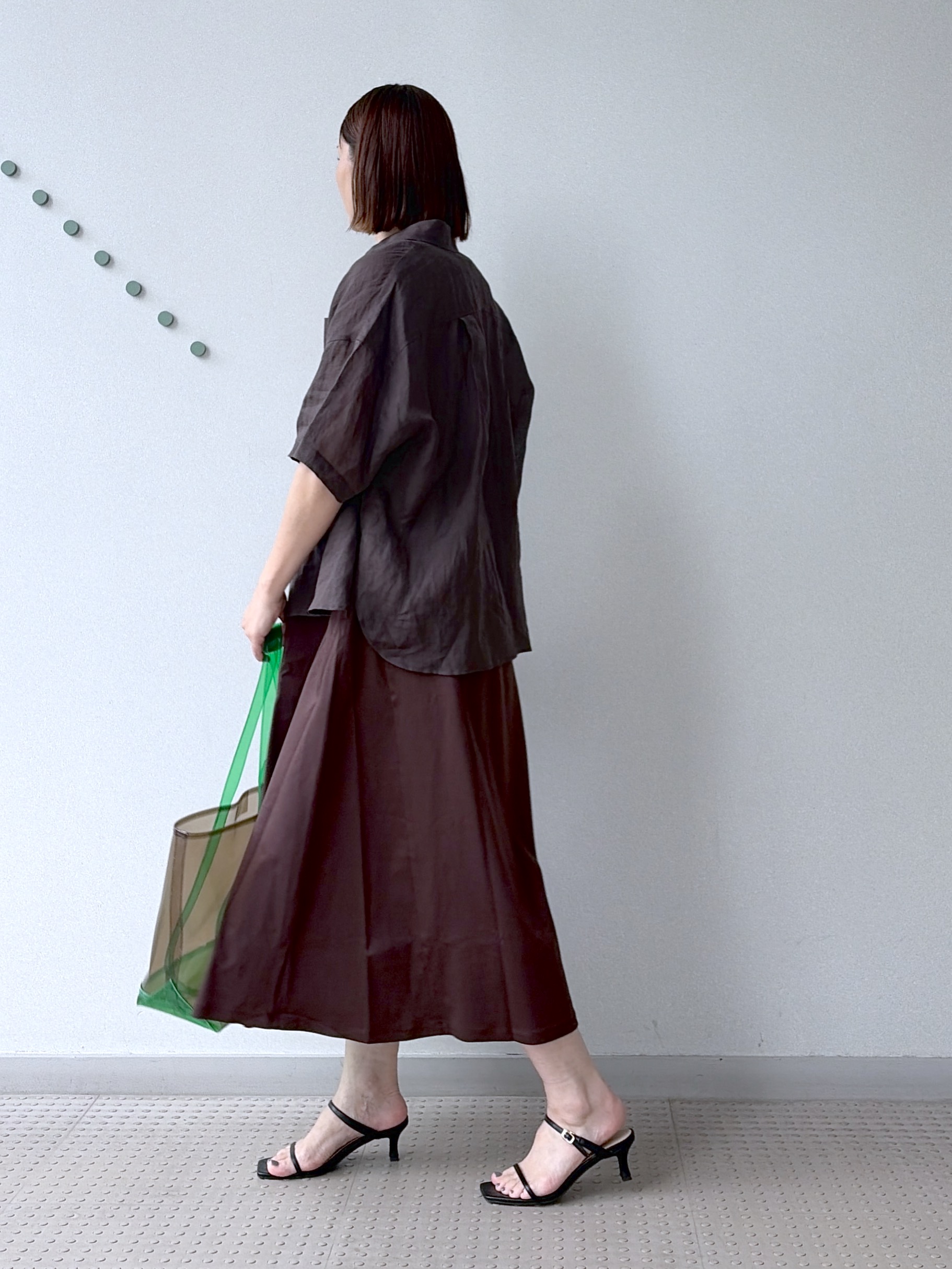 yoshikadoさんの「DRESSTERIOR｜【接触冷感／抗菌防臭／消臭/ウォッシャブル】アイスクリアコットン フレンチスリーブワンピース」を使ったコーディネート