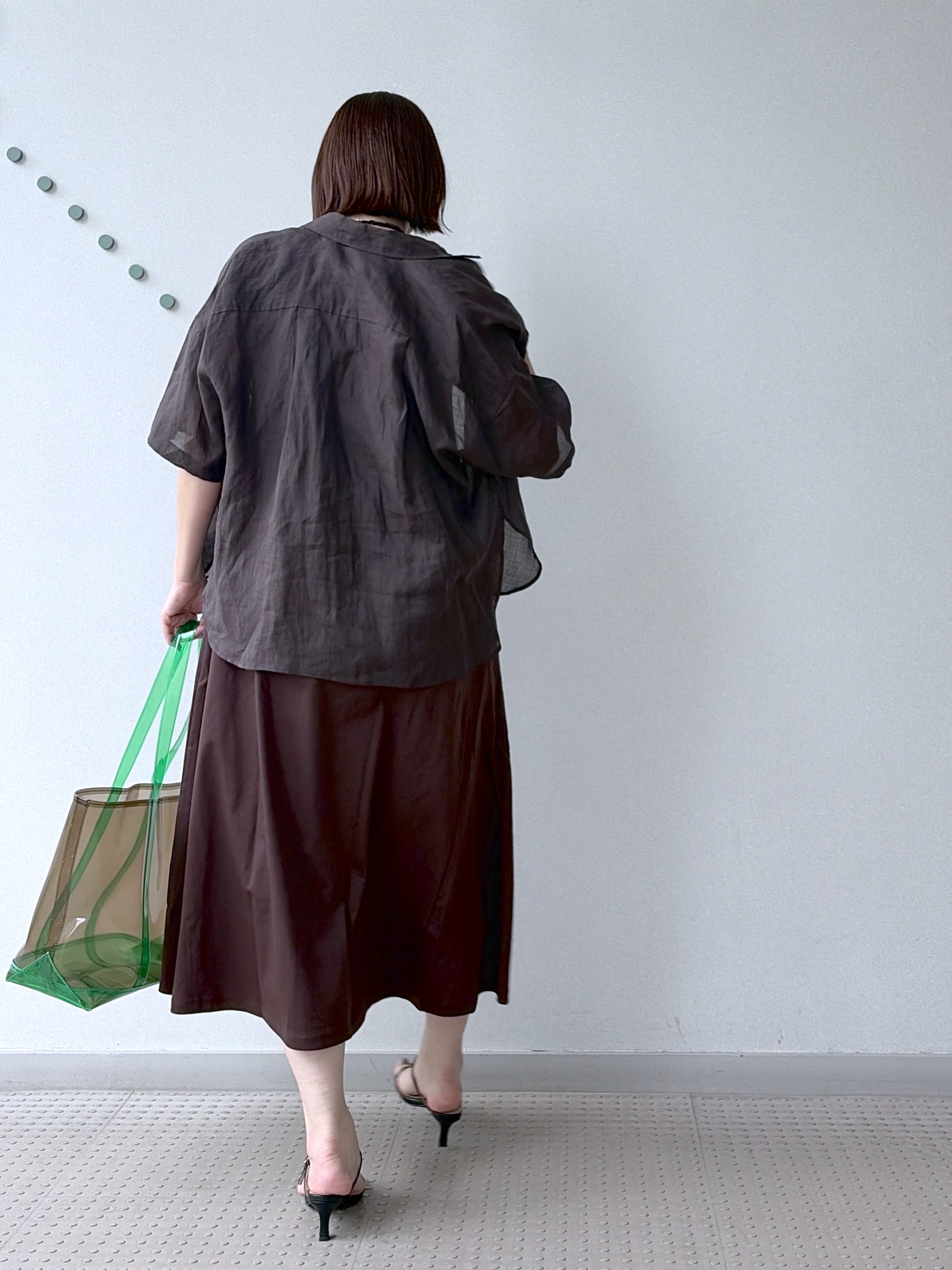 yoshikadoさんの「DRESSTERIOR｜【接触冷感／抗菌防臭／消臭/ウォッシャブル】アイスクリアコットン フレンチスリーブワンピース」を使ったコーディネート