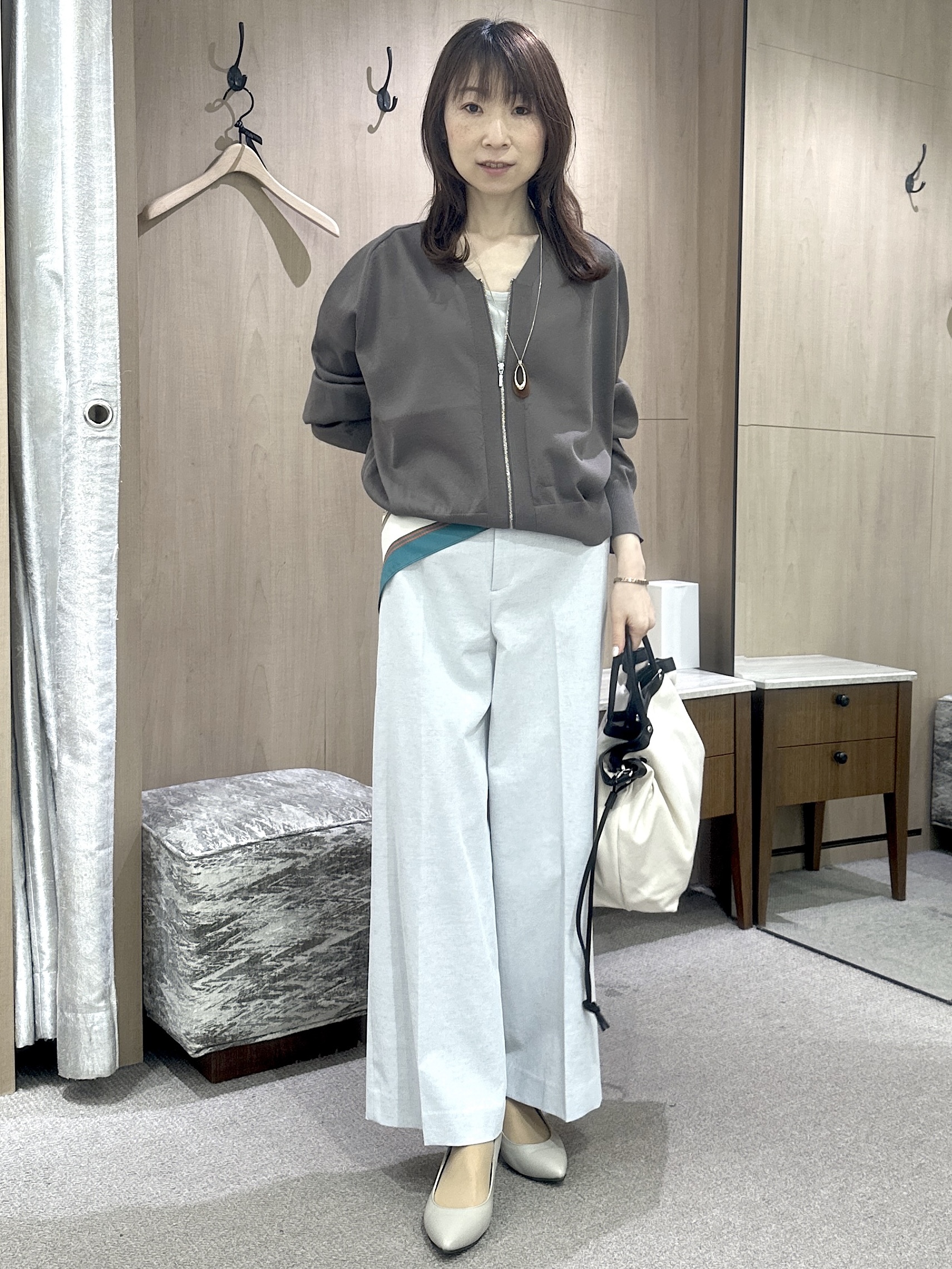 Miwaさんの「UNTITLED｜【アンサンブル可/日除け・冷房対策】シアーレーヨンZIPカーディガン」を使ったコーディネート