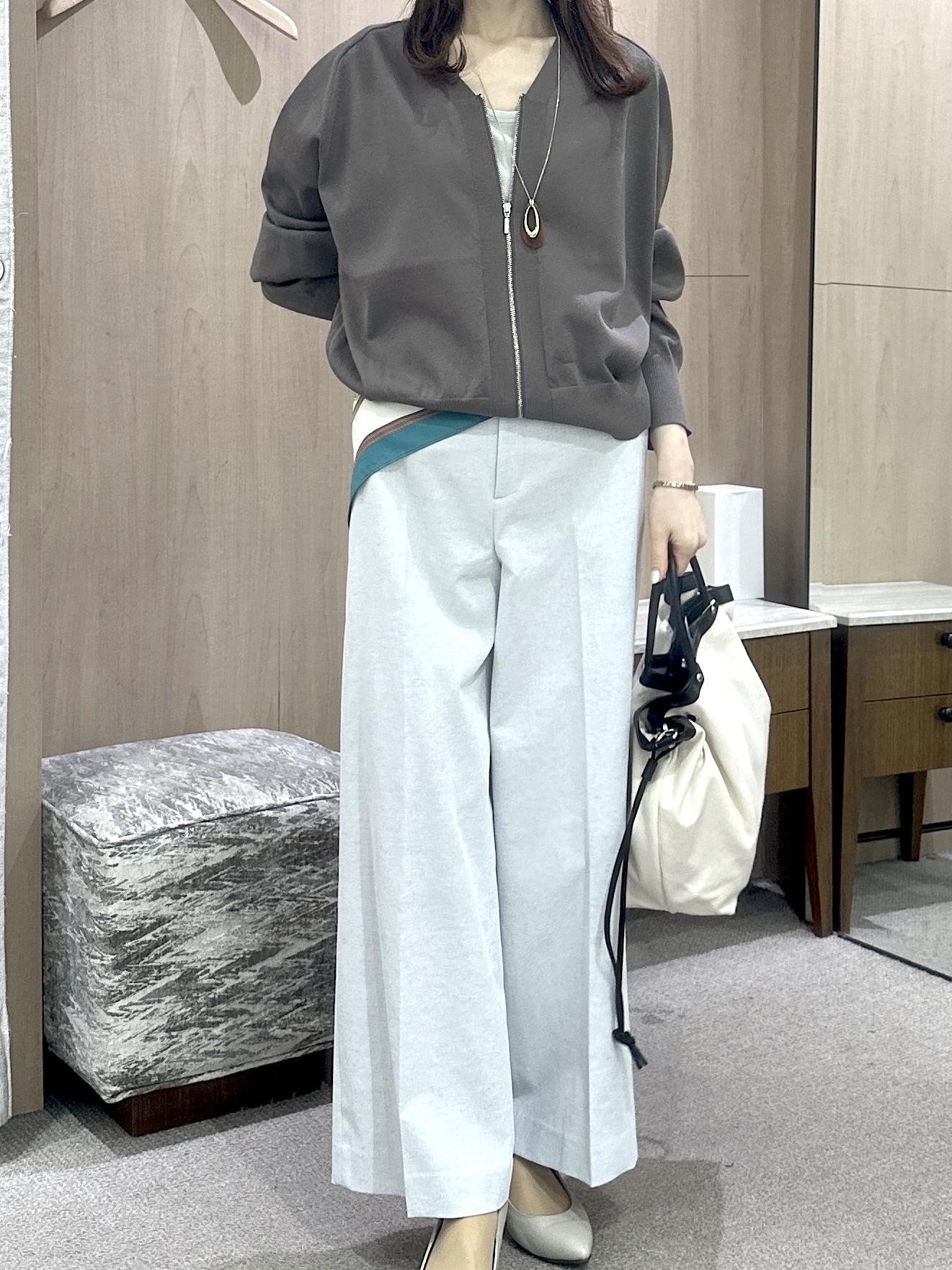Miwaさんの「UNTITLED｜【アンサンブル可/日除け・冷房対策】シアーレーヨンZIPカーディガン」を使ったコーディネート