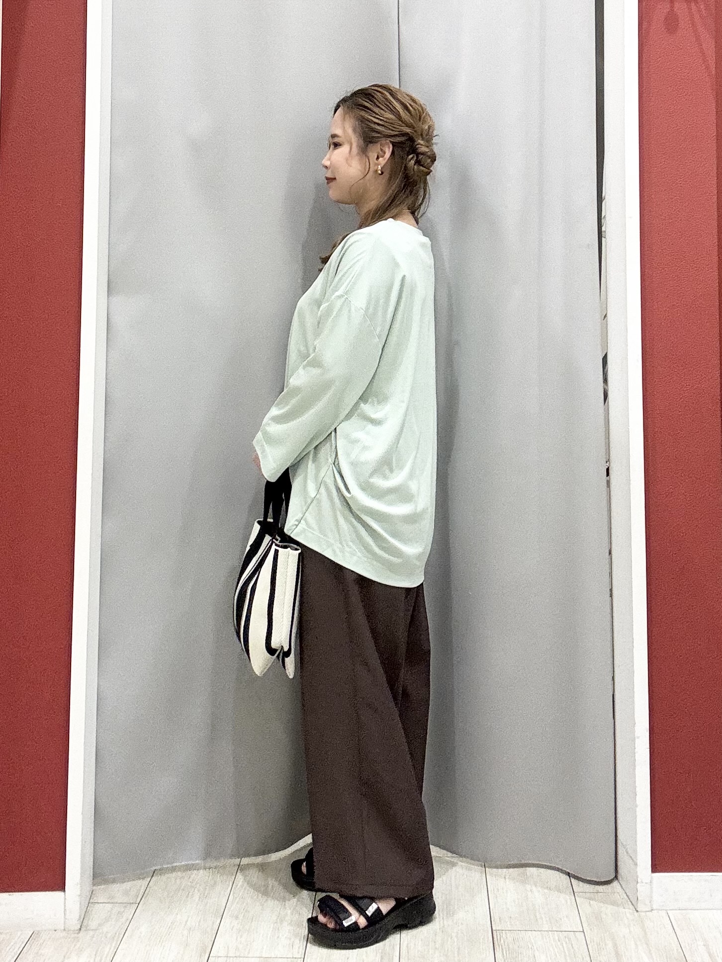 shioさんの「SHOO･LA･RUE｜【洗濯機可/S-LL】着る方がすっきり見えに マルチに使えるミドルトッパーカーディガン」を使ったコーディネート