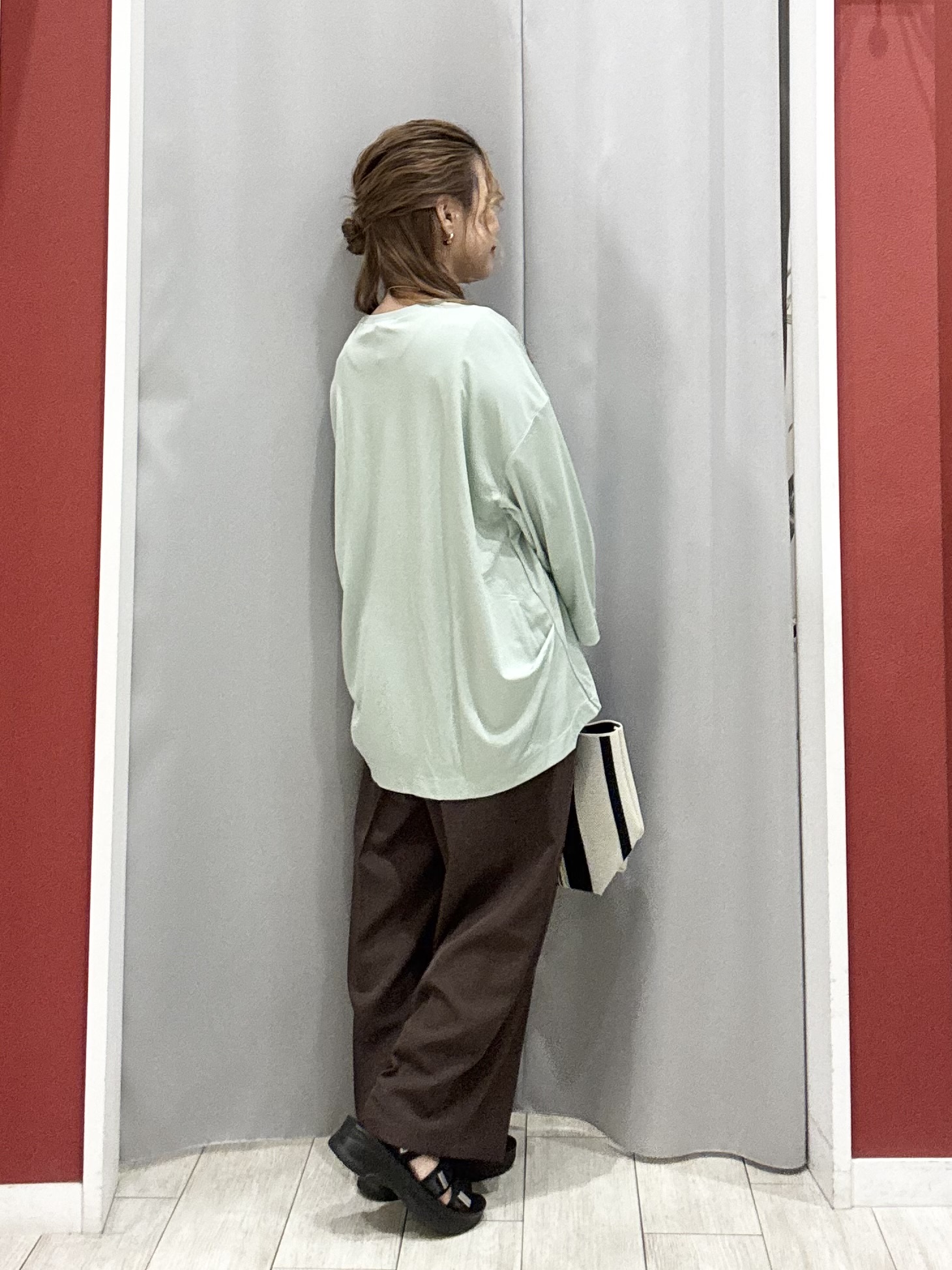 shioさんの「SHOO･LA･RUE｜【洗濯機可/S-LL】着る方がすっきり見えに マルチに使えるミドルトッパーカーディガン」を使ったコーディネート