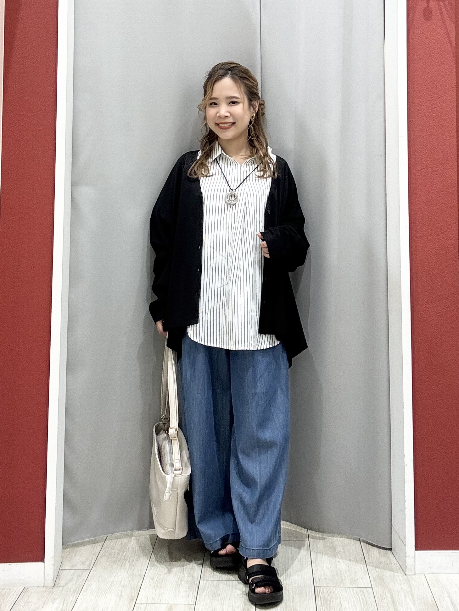 shioさんの「SHOO･LA･RUE｜【UV/吸水速乾/抗菌防臭】インせず着られる フレンチリネンスキッパーシャツ」を使ったコーディネート