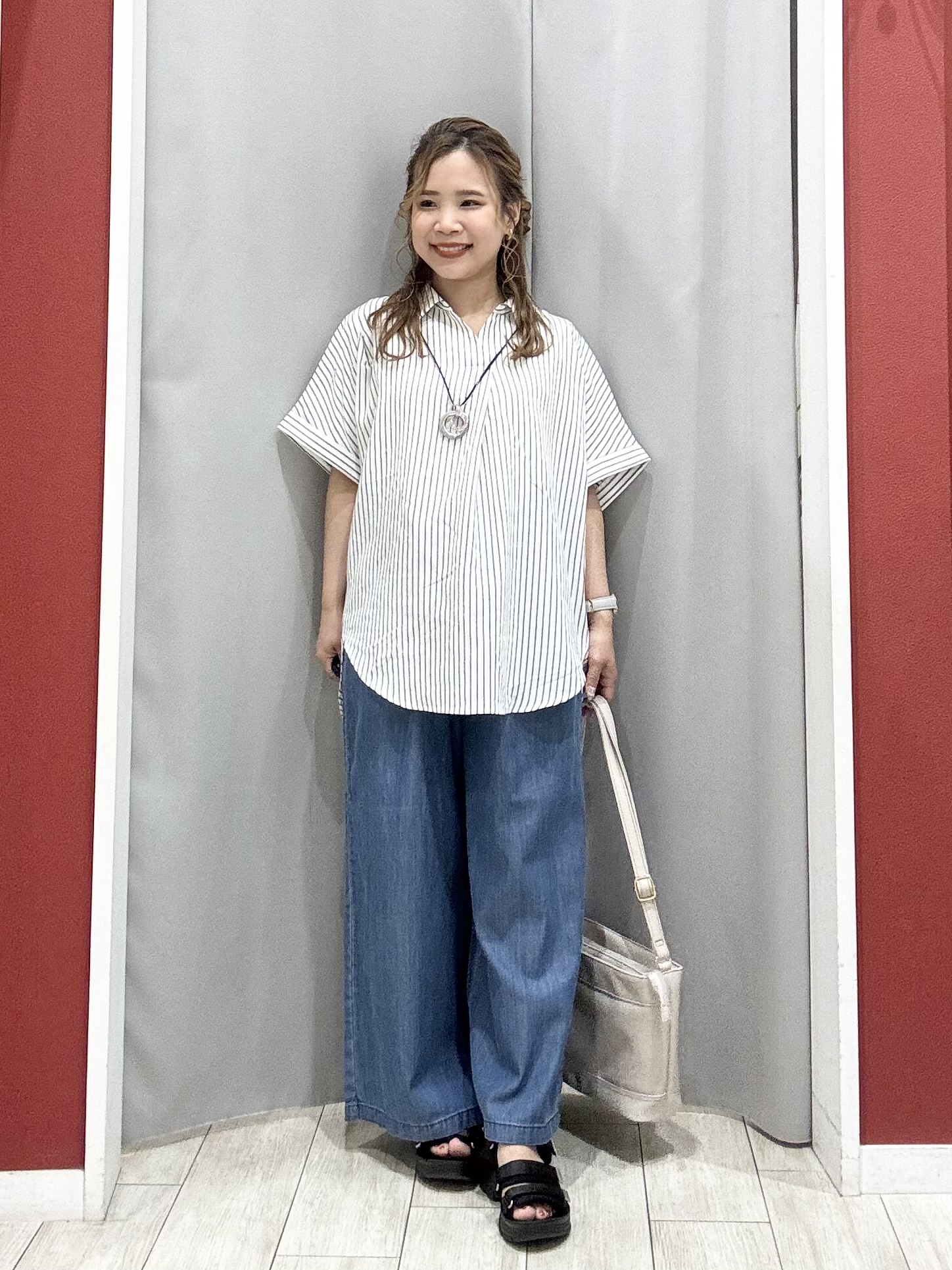 shioさんの「SHOO･LA･RUE｜【UV/吸水速乾/抗菌防臭】インせず着られる フレンチリネンスキッパーシャツ」を使ったコーディネート