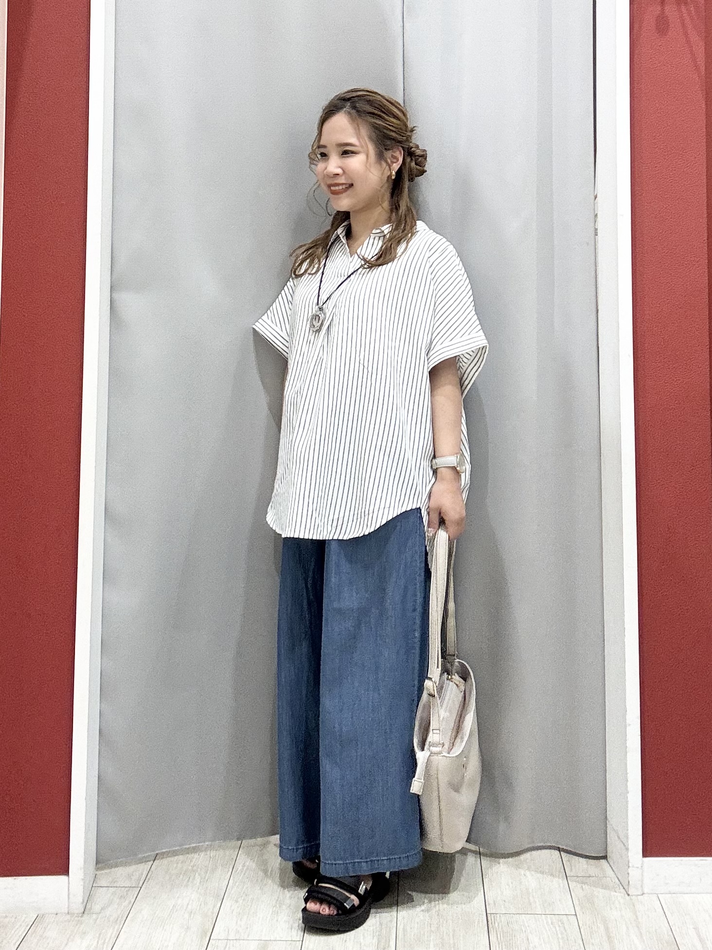 shioさんの「SHOO･LA･RUE｜【UV/吸水速乾/抗菌防臭】インせず着られる フレンチリネンスキッパーシャツ」を使ったコーディネート