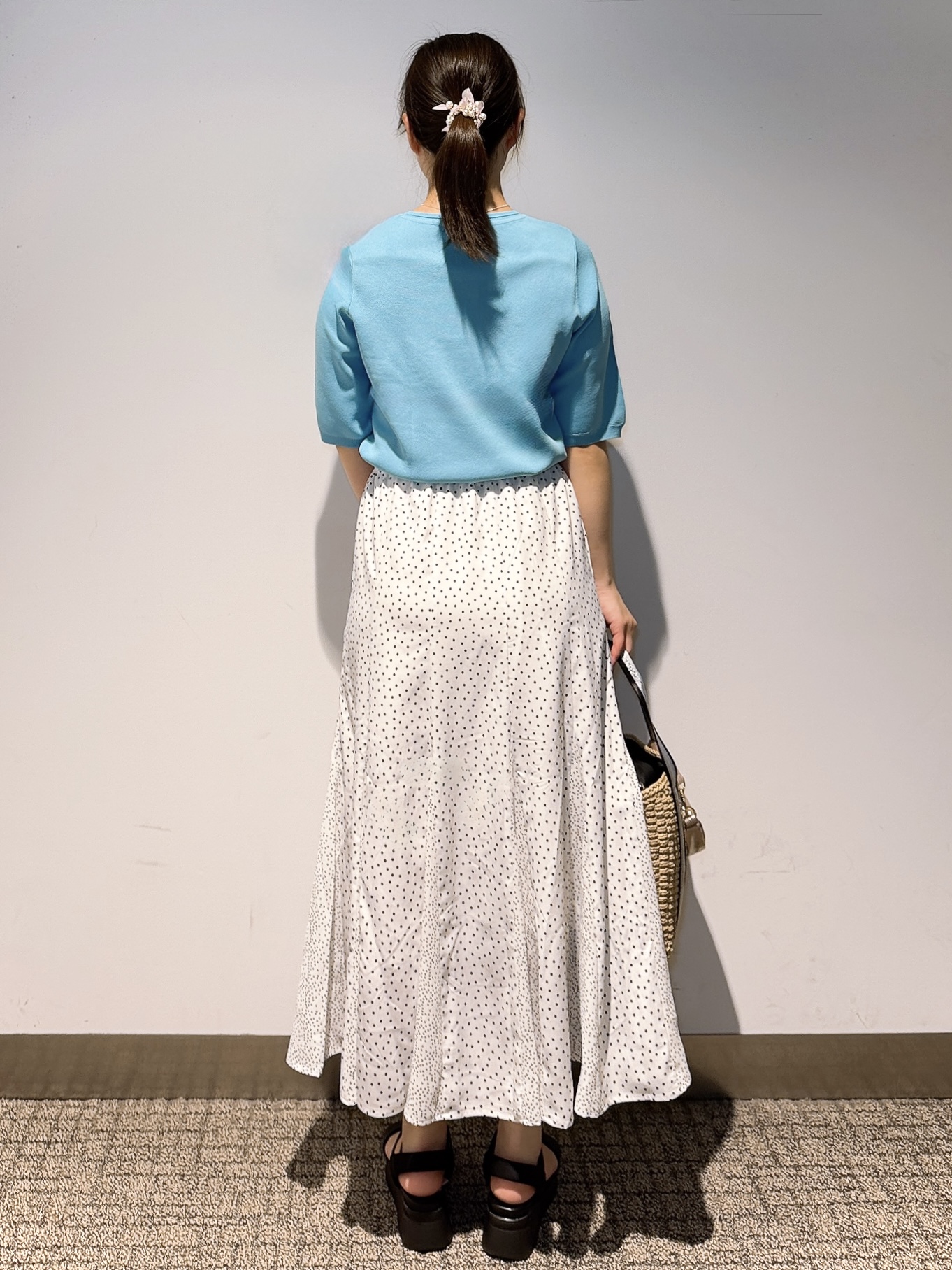 みーさんの「grove｜【シリーズ累計36万枚/UVカット・ひんやり・洗濯機OK】やわらかドライタッチ 五分袖クルーネックニ」を使ったコーディネート