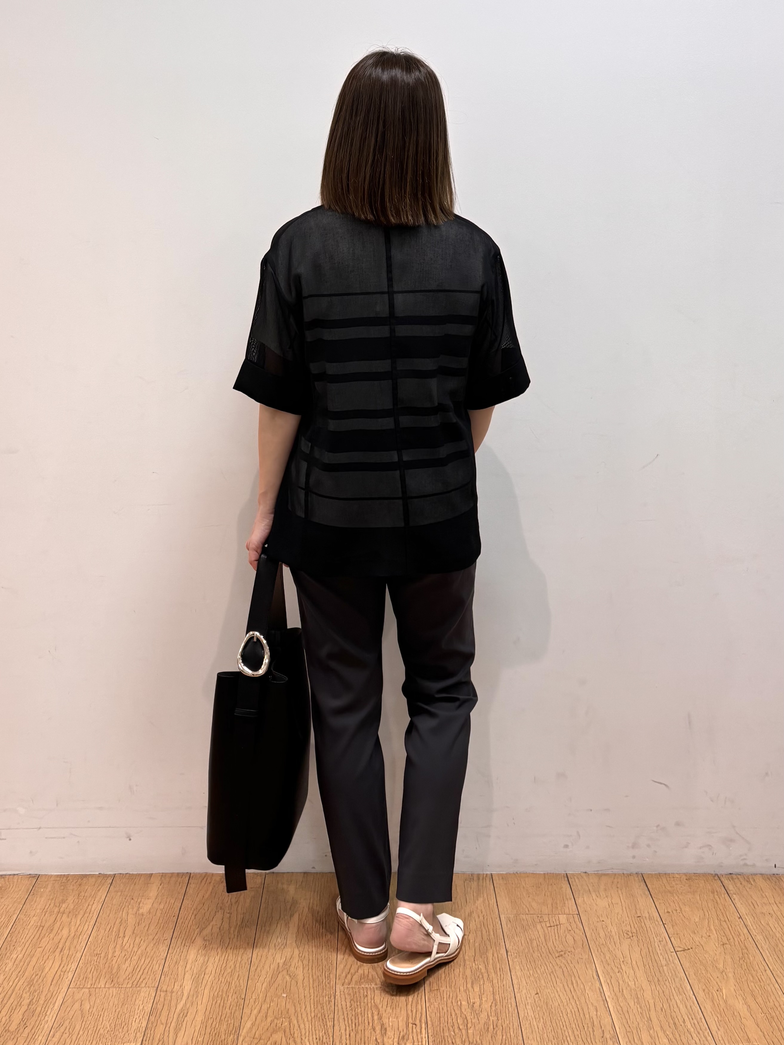 mikkoさんの「INDIVI｜【洗える／メッシュ素材／SETUP可能】半袖シアージャケット」を使ったコーディネート