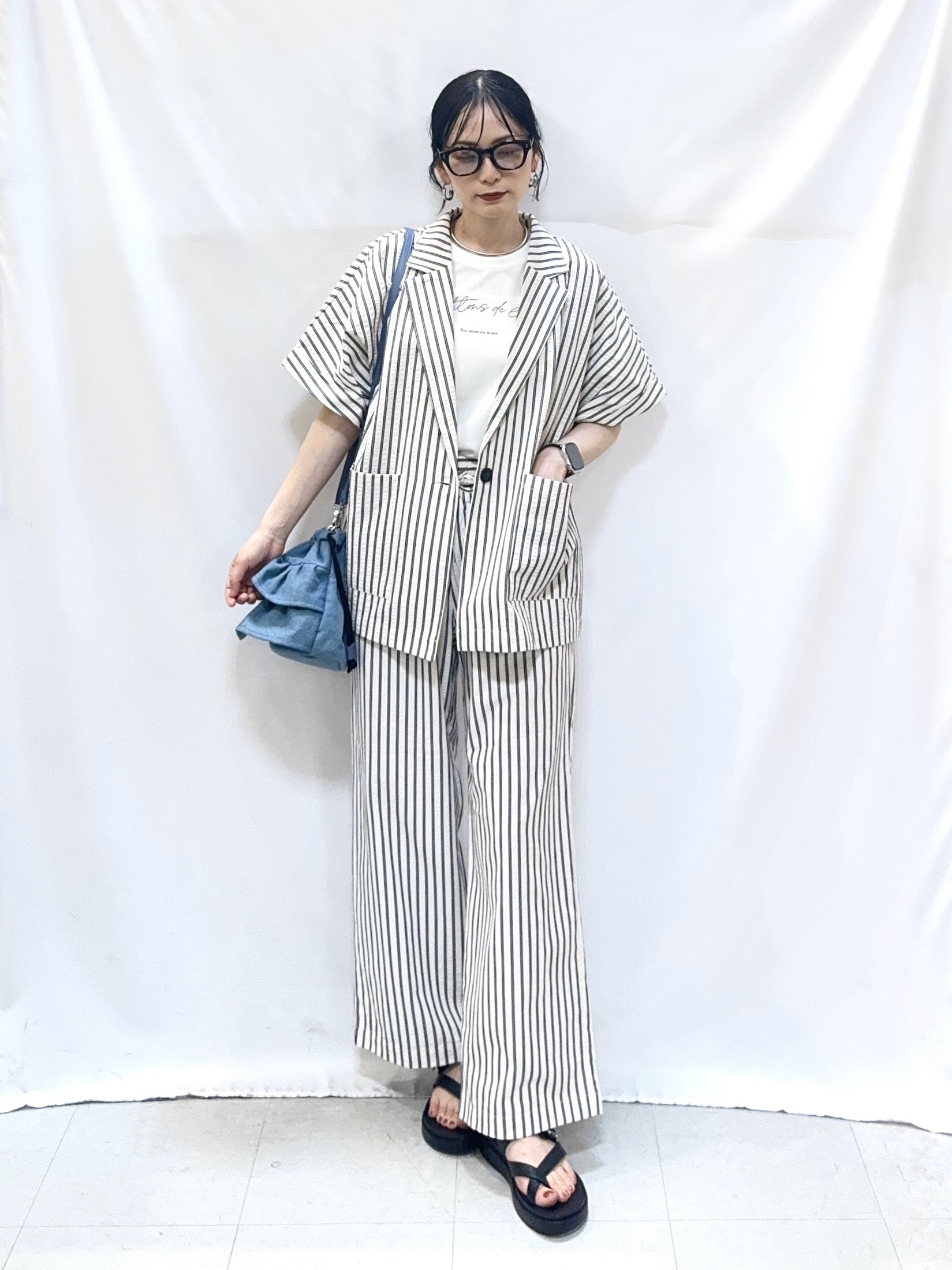 𝐇𝐢𝐫𝐨𝐦𝐢さんの「SHOO･LA･RUE｜【S-LL/吸水速乾/セットアップ可】羽織るだけで主役になる サッカーストライプシャツジャケット」を使ったコーディネート
