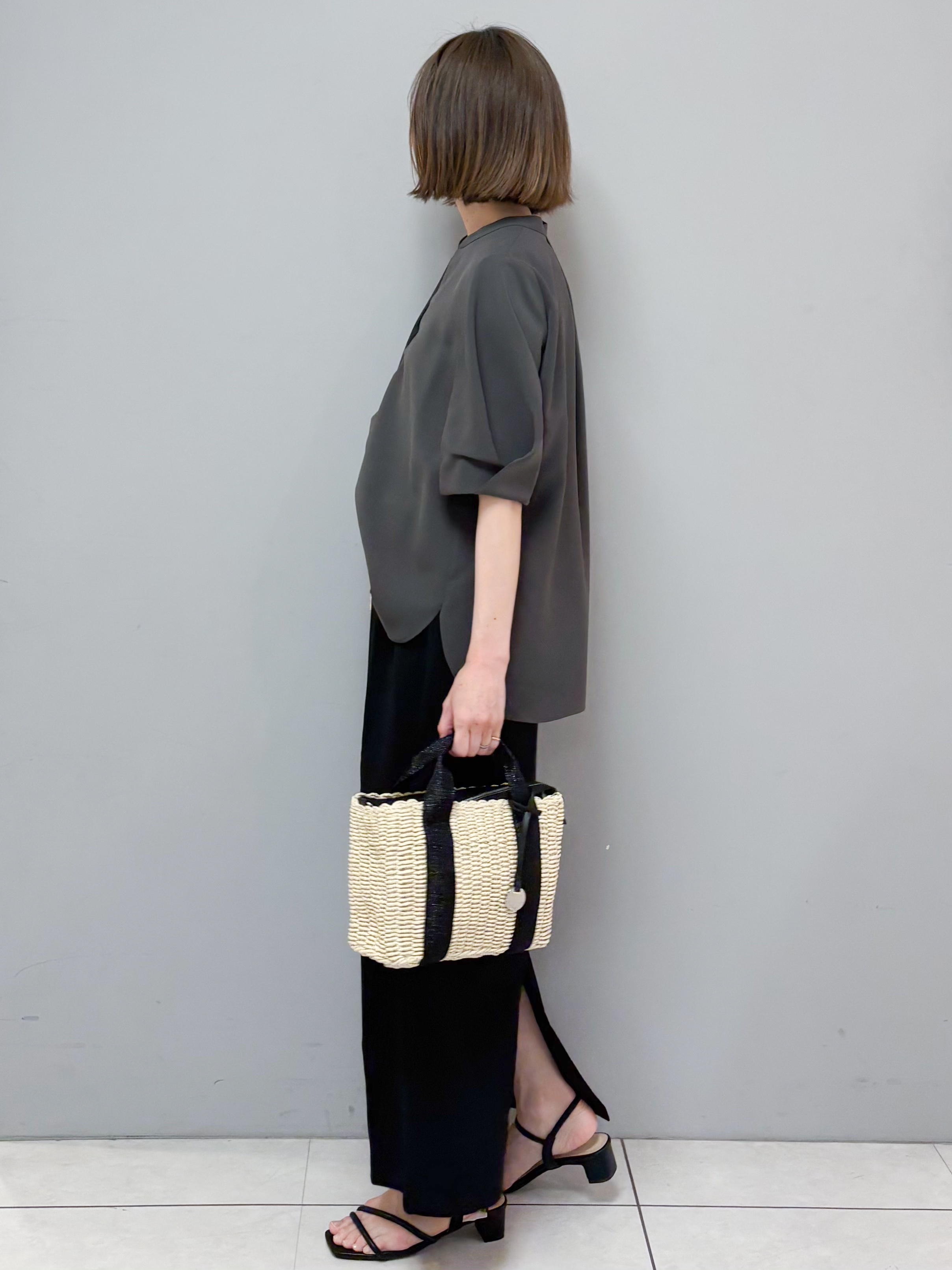 yさんの「OPAQUE.CLIP｜【ストレッチ／防シワ／洗濯機OK】タックスリーブブラウス《SS～LL／6col／セットアップ可》」を使ったコーディネート