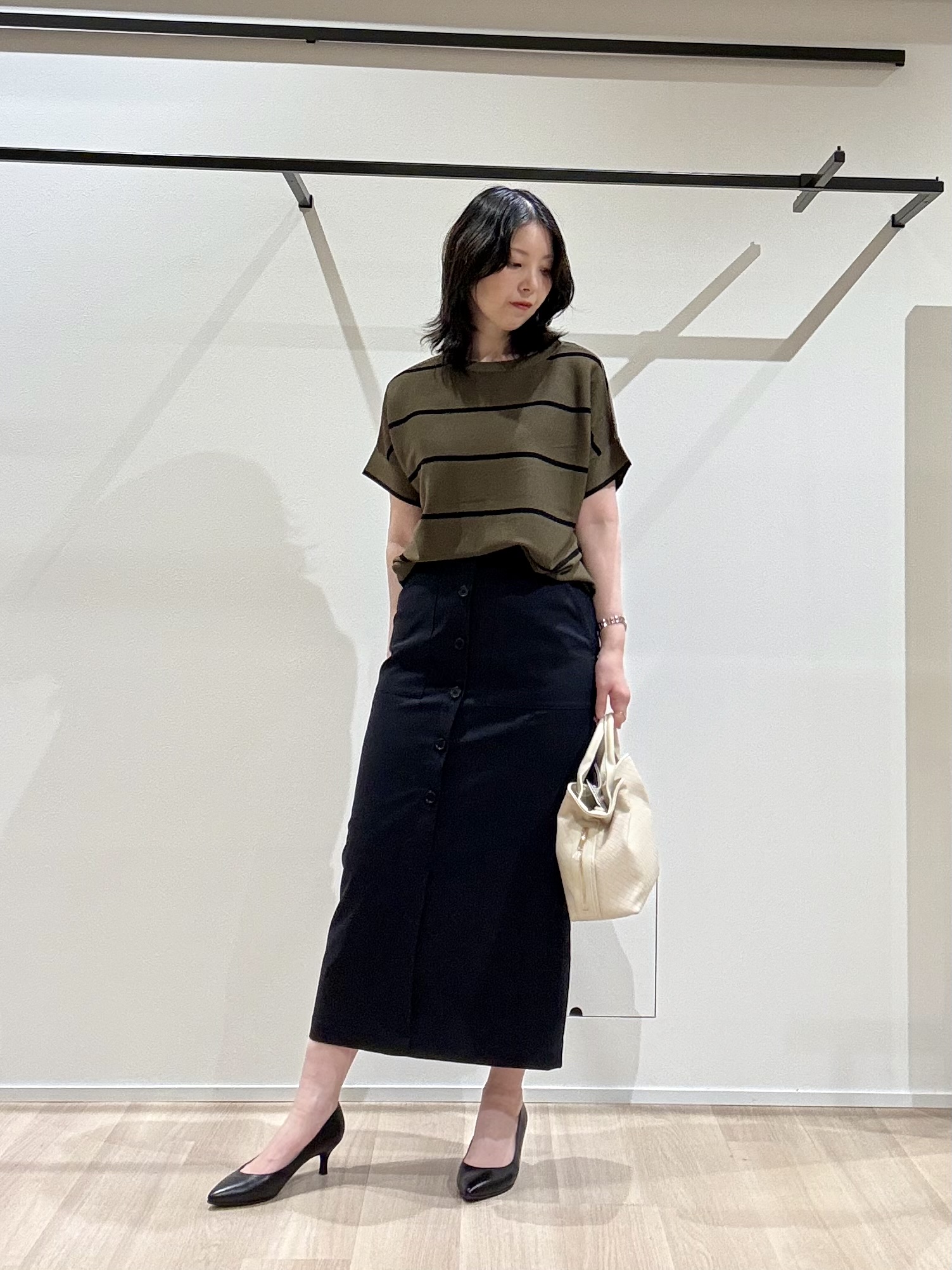 yさんの「UNTITLED｜【11色展開/体型カバー】前後2WAYフレンチスリーブニット」を使ったコーディネート