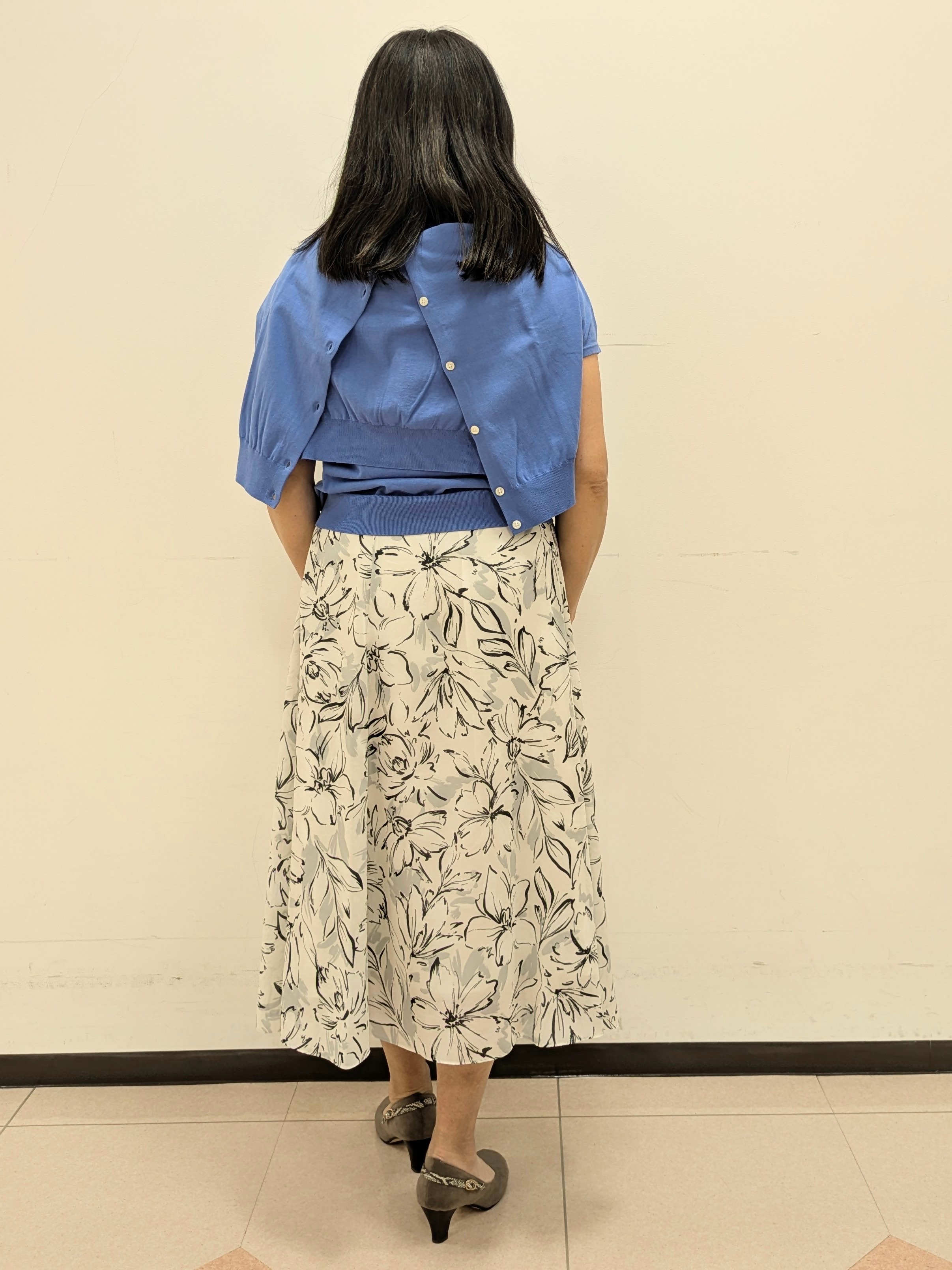 ともさんの「UNTITLED｜◆【9色展開/アンサンブル可】コットンクルーネックカーディガン」を使ったコーディネート