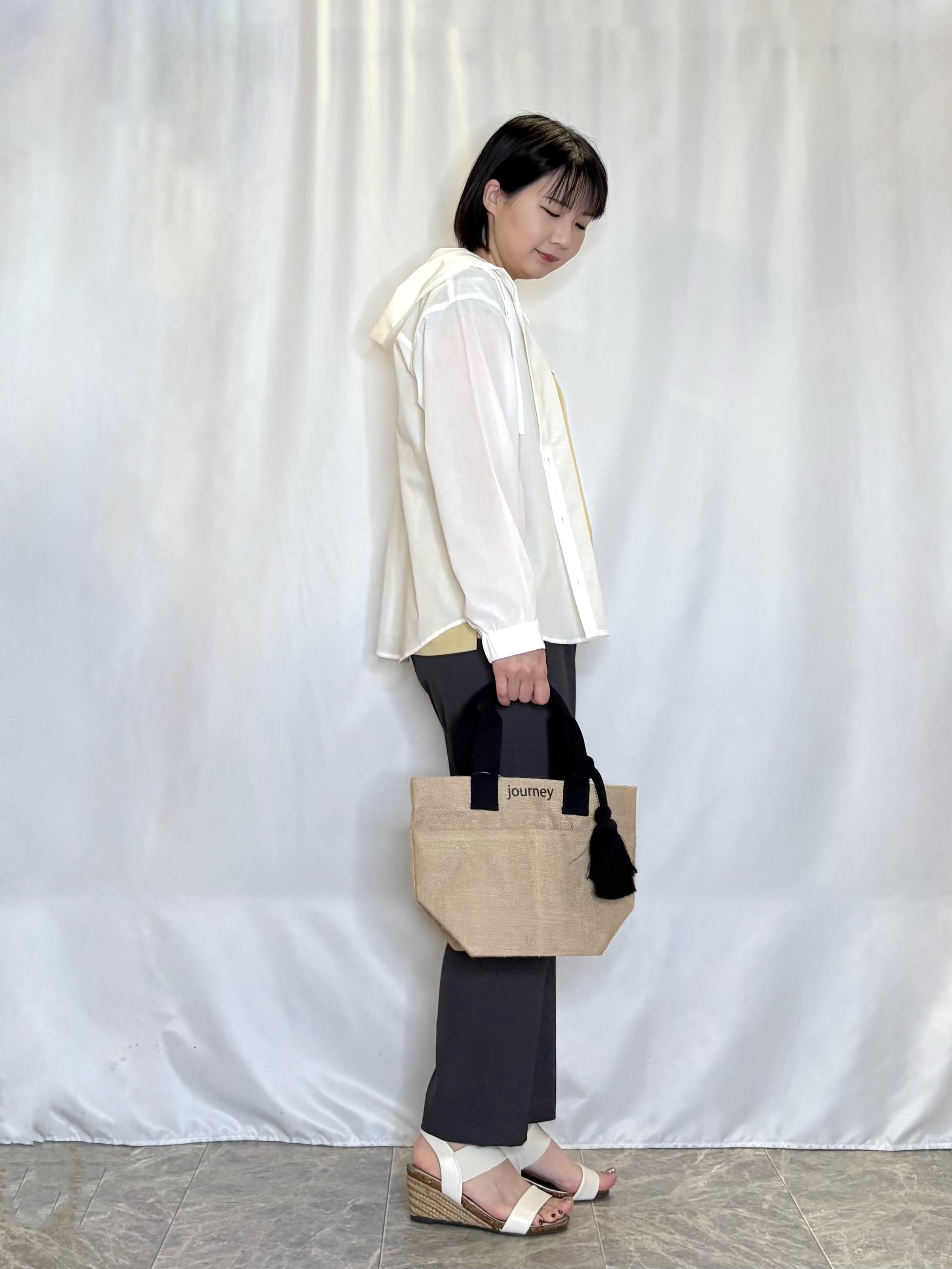 ネリさんの「SHOO･LA･RUE｜【通気性〇/洗濯機可/S-LL】UVカット機能付き ライトな着心地シャツパーカ」を使ったコーディネート