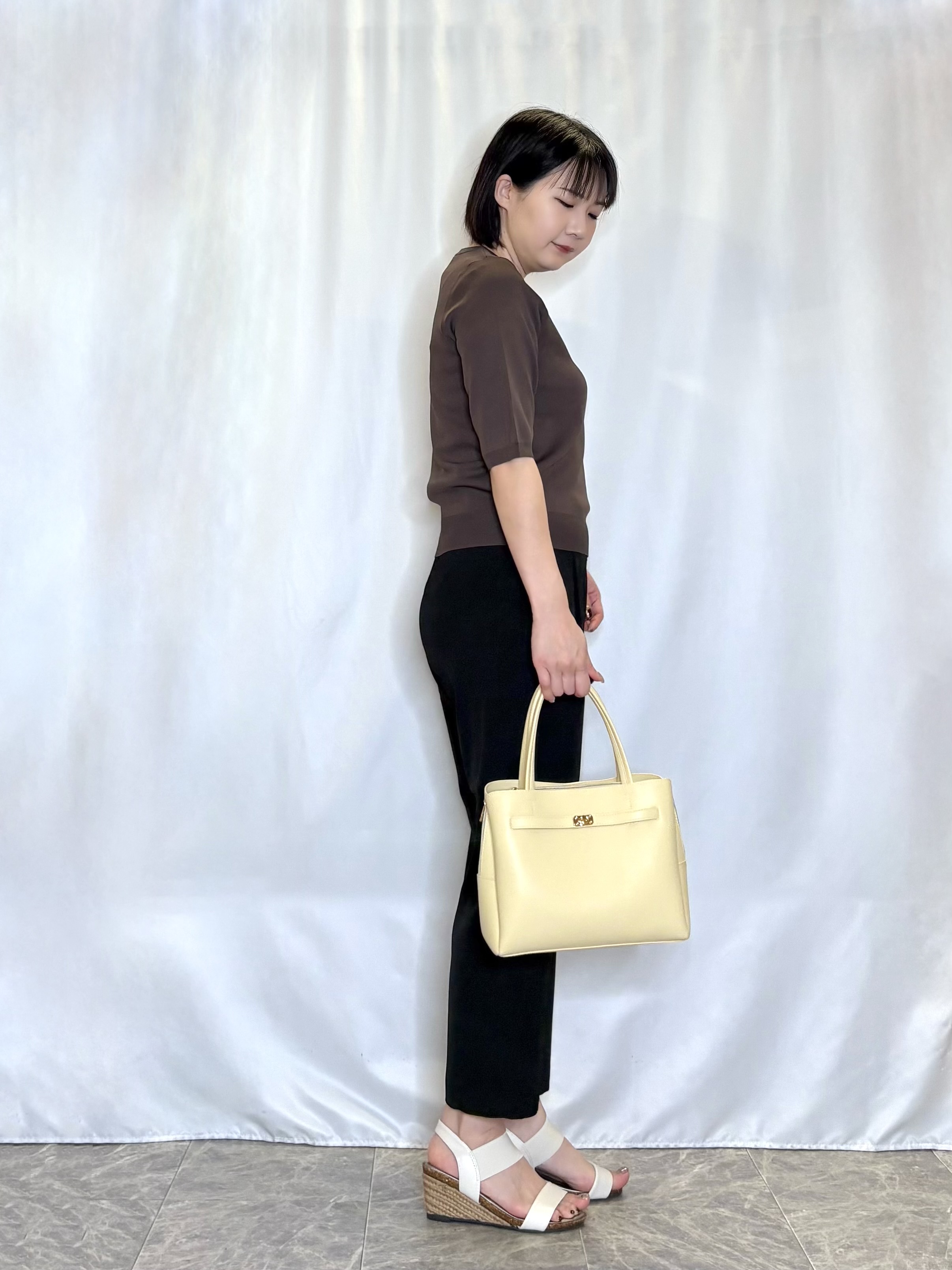 ネリさんの「SHOO･LA･RUE｜【毎日洗える/S-LL/UV】上半身すっきり 二の腕見せない5分袖ニット」を使ったコーディネート