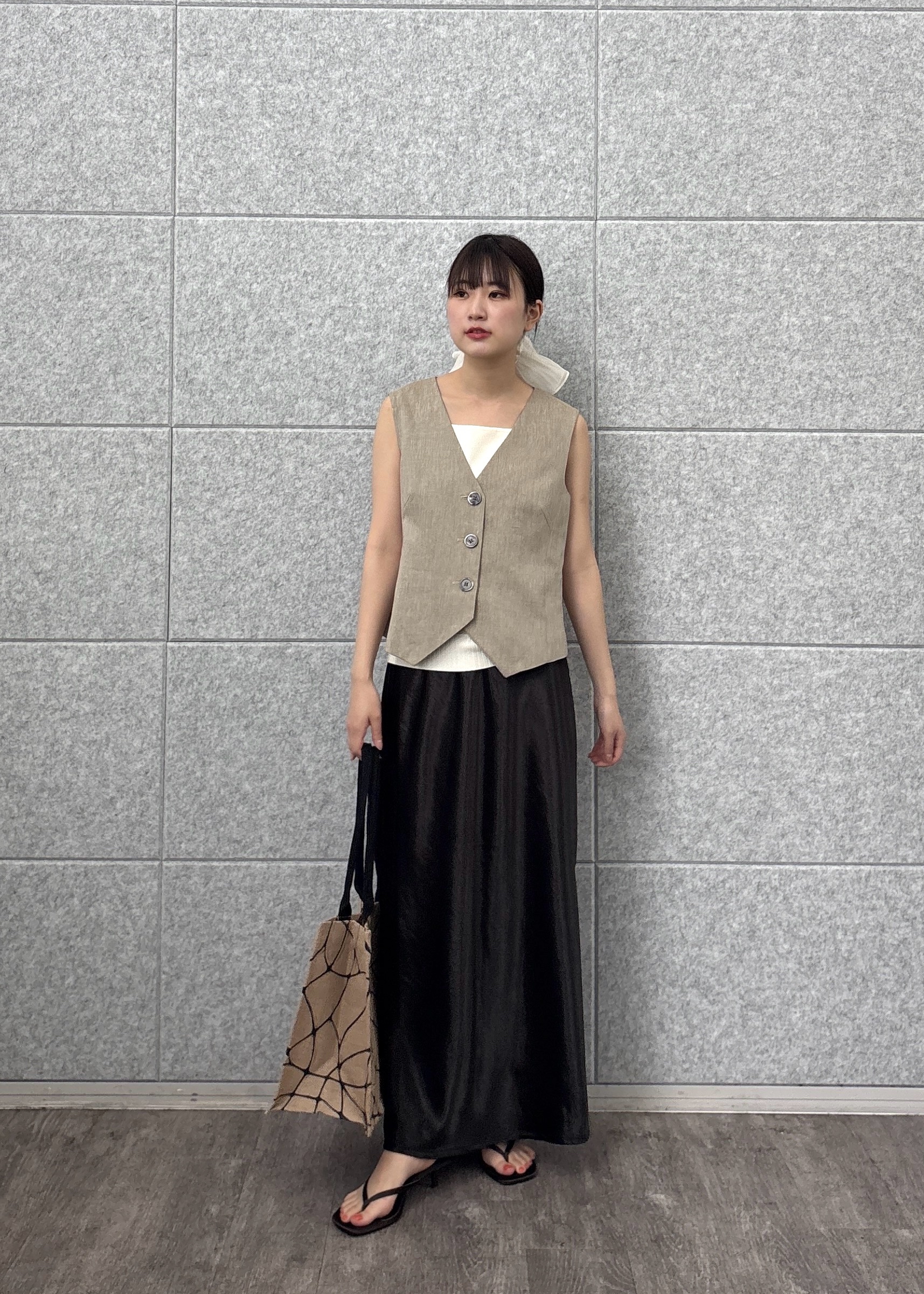 Renoさんの「INDIVI｜リネンショートジレ」を使ったコーディネート
