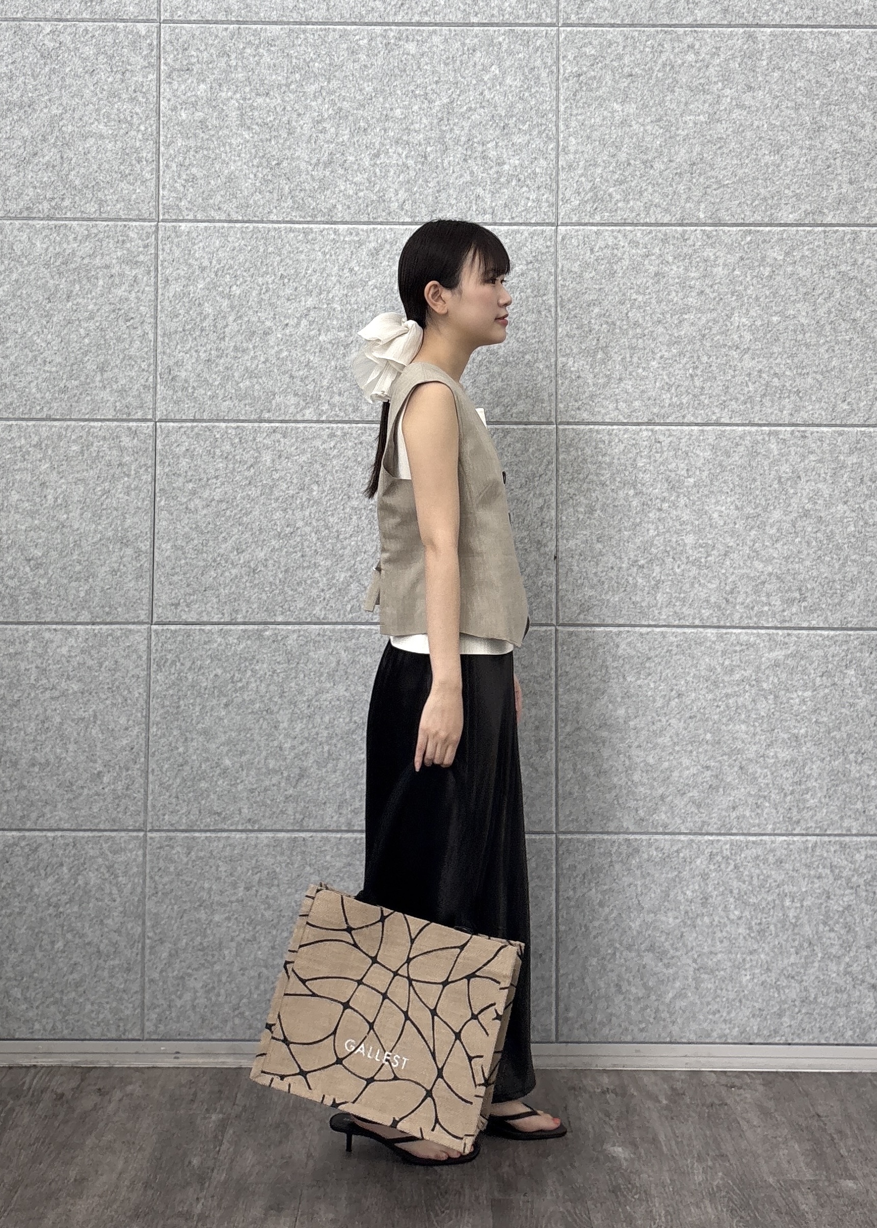Renoさんの「INDIVI｜リネンショートジレ」を使ったコーディネート