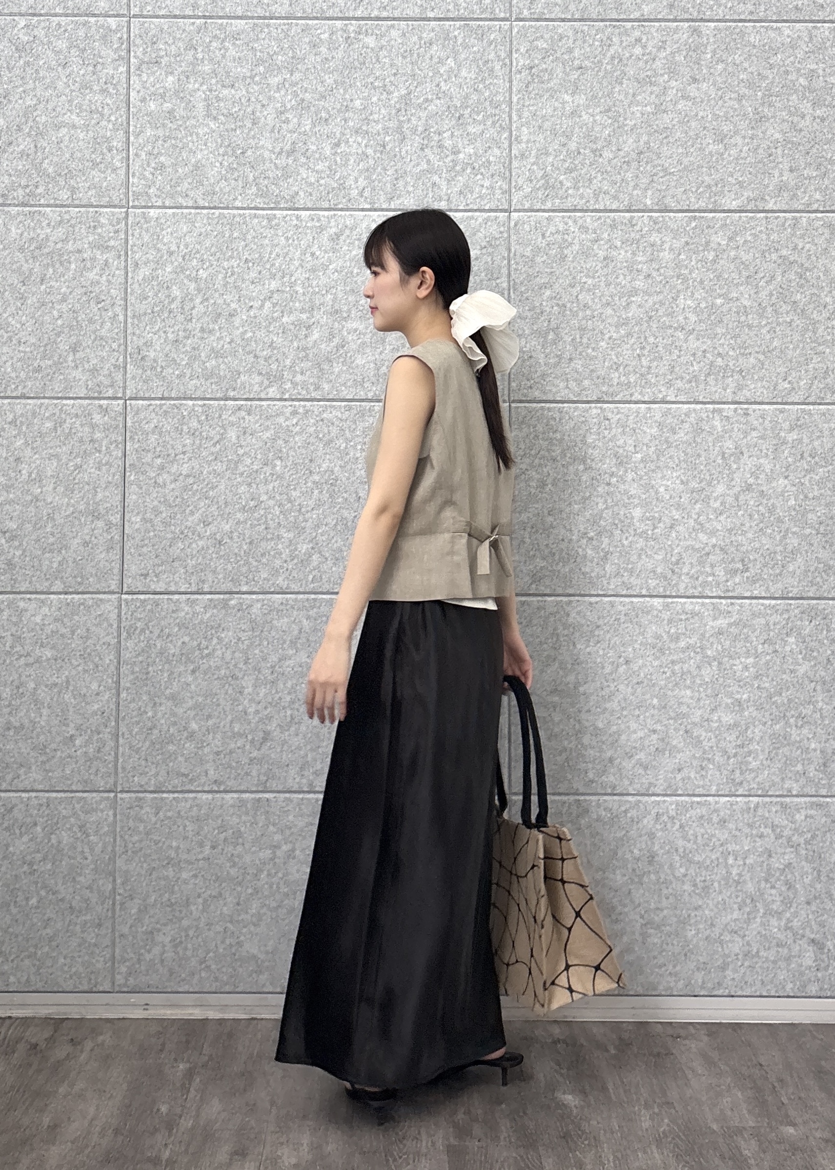 Renoさんの「INDIVI｜リネンショートジレ」を使ったコーディネート