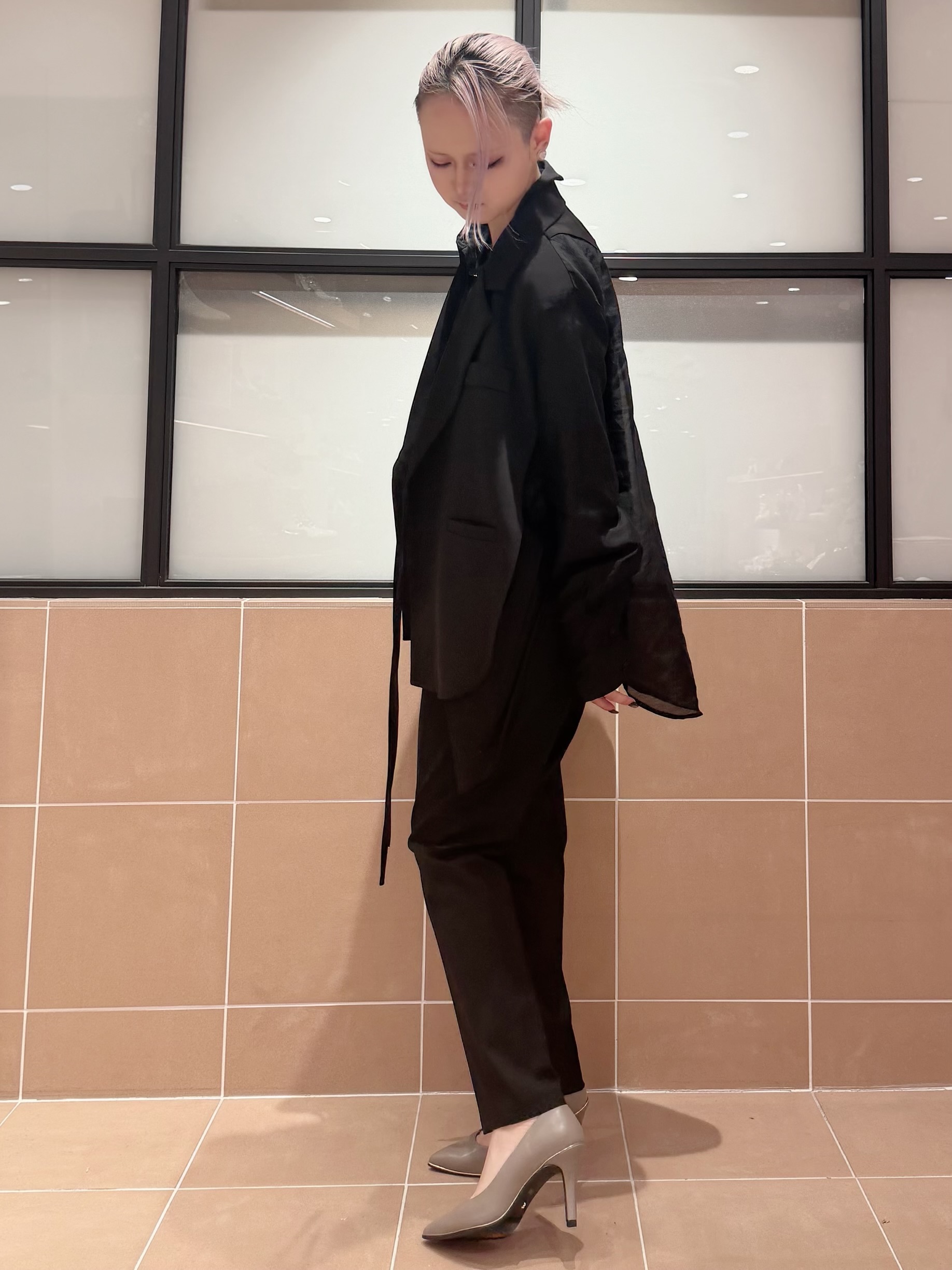 MIGIさんの「ESPERANZA｜【レイン対応/12時間パンプス】約8.5cm　歩きやすくて疲れにくい」を使ったコーディネート