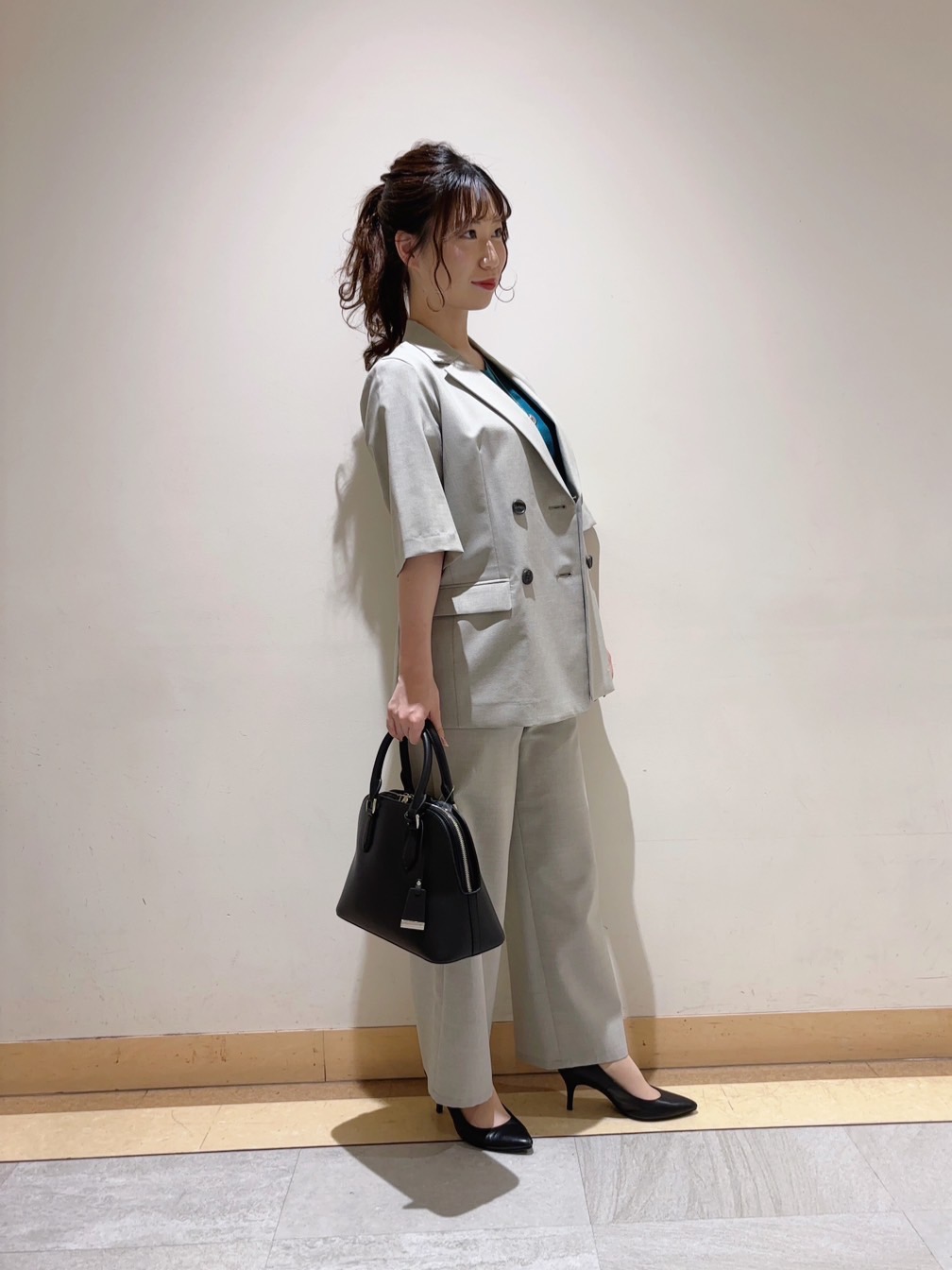 ユナさんの「UNTITLED｜【シワになりにくい/セットアップ可/接触冷感】ハーフスリーブジャケット」を使ったコーディネート