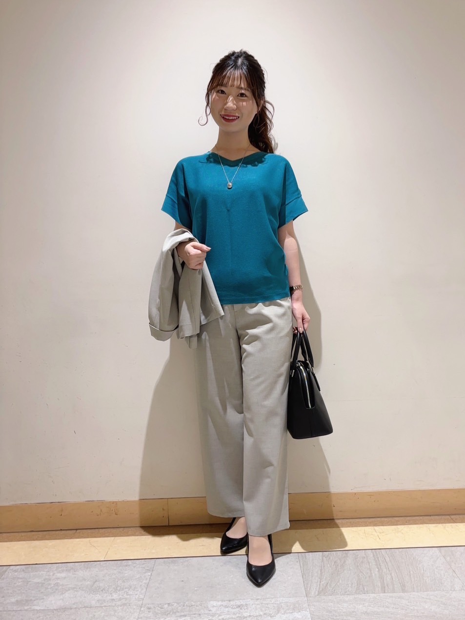 ユナさんの「UNTITLED｜【シワになりにくい/セットアップ可/接触冷感】ハーフスリーブジャケット」を使ったコーディネート