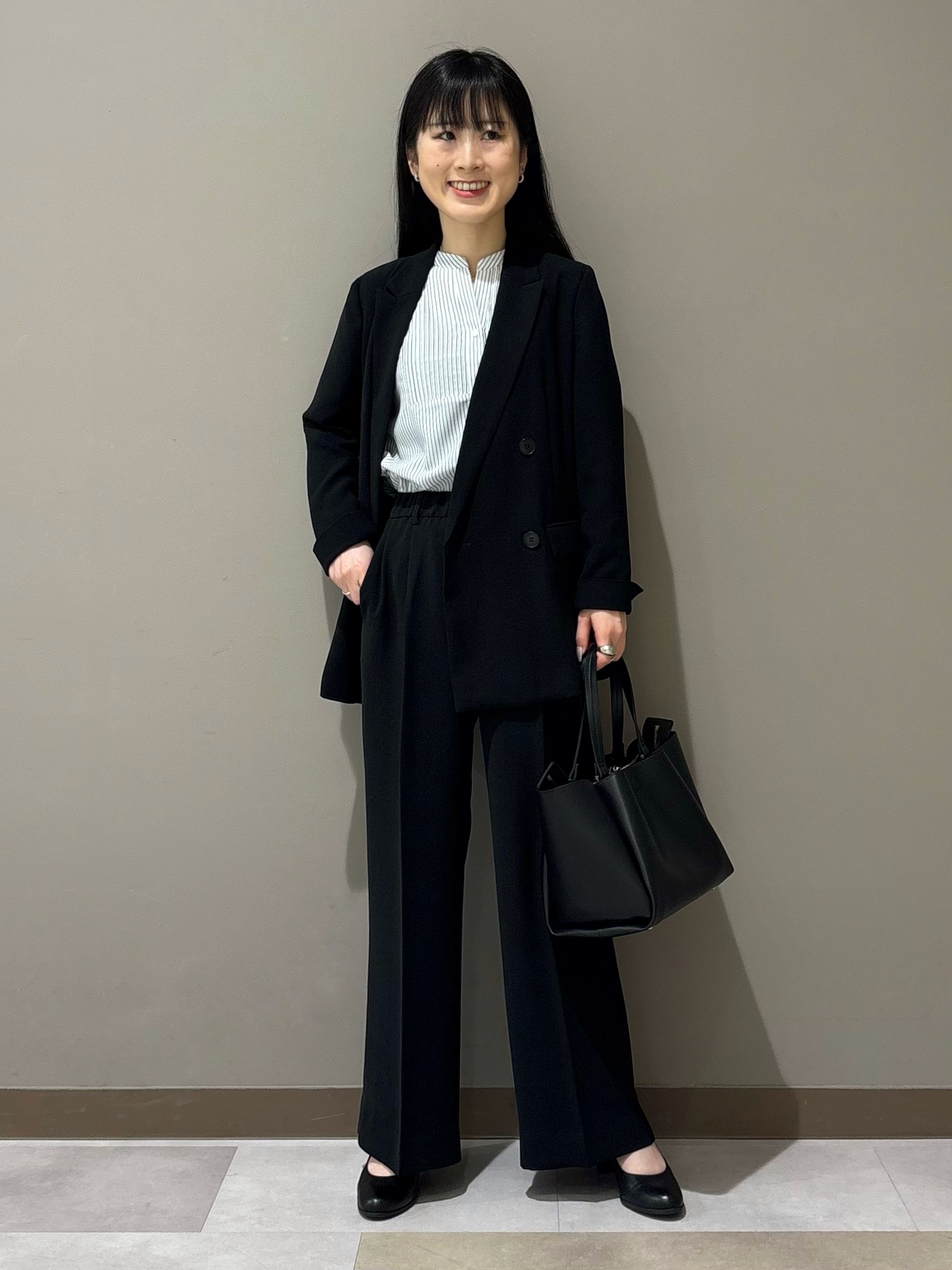 KEIKOさんの「INDIVI｜【接触冷感/洗える】シアーシャンブレーピンタックブラウス」を使ったコーディネート